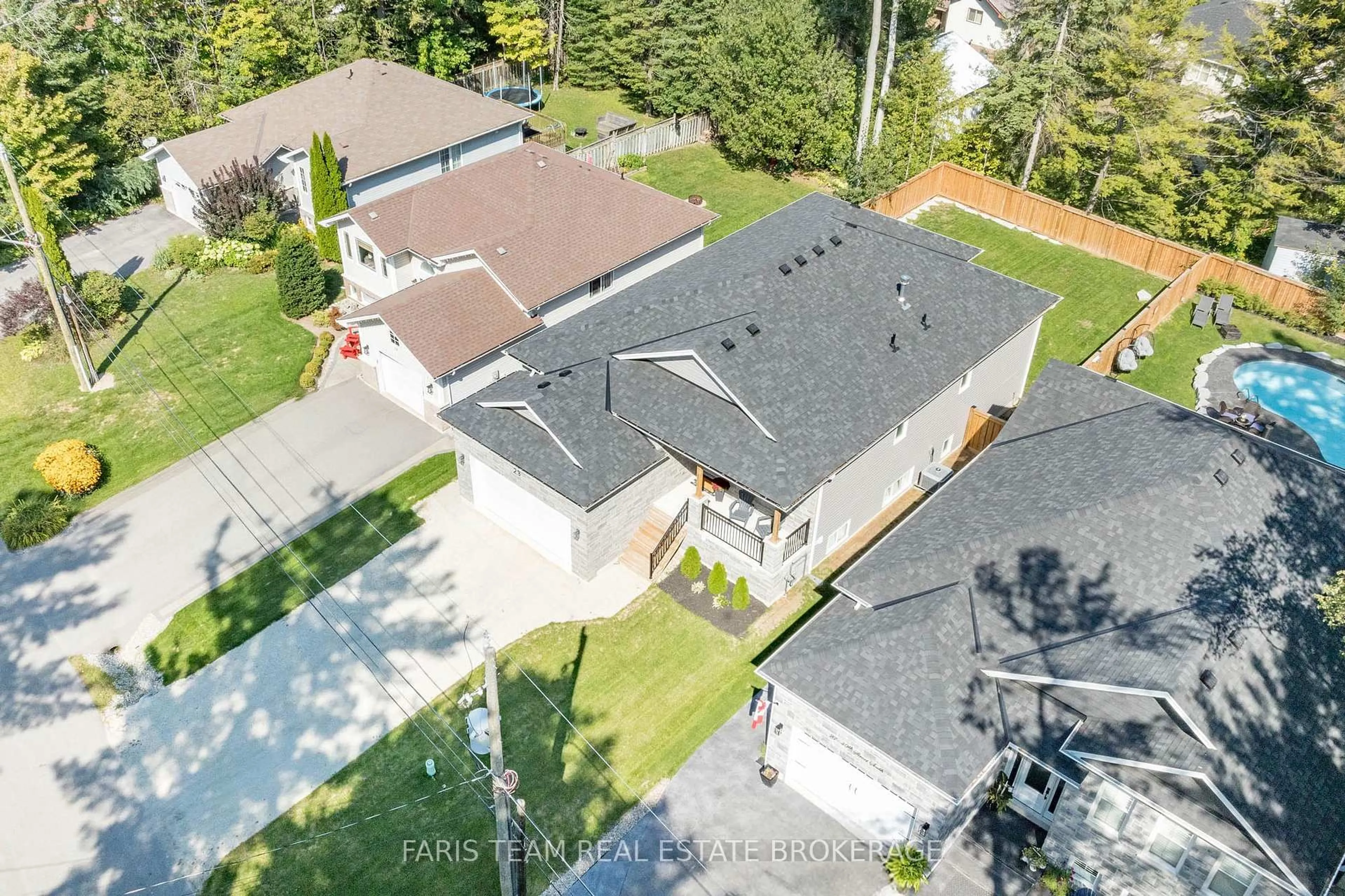 A pic from outside/outdoor area/front of a property/back of a property/a pic from drone, street for 23 49th St, Wasaga Beach Ontario L9Z 1Y2