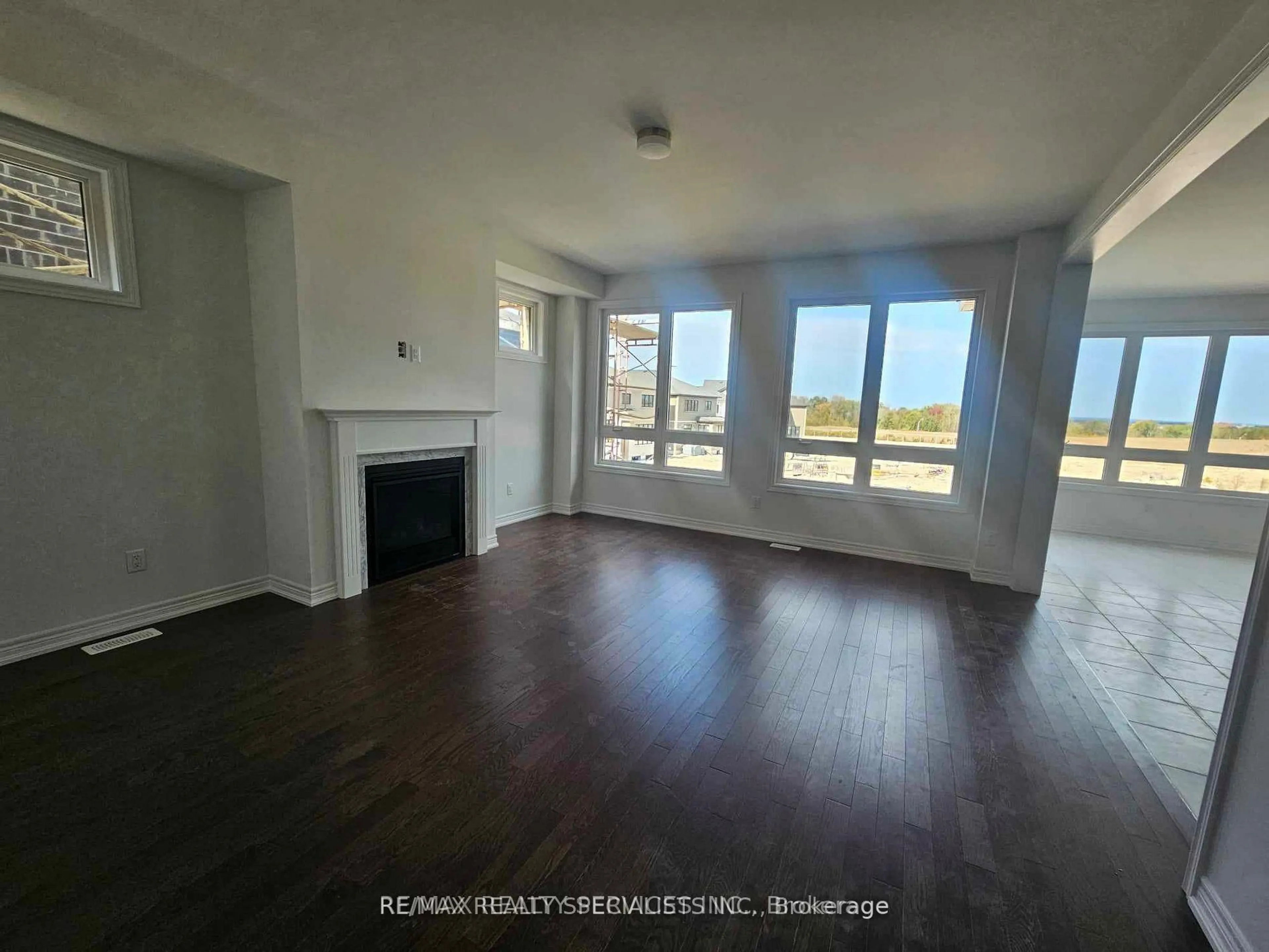 A pic of a room for 155 Fenchchurch Manr, Barrie Ontario L9J 0B7