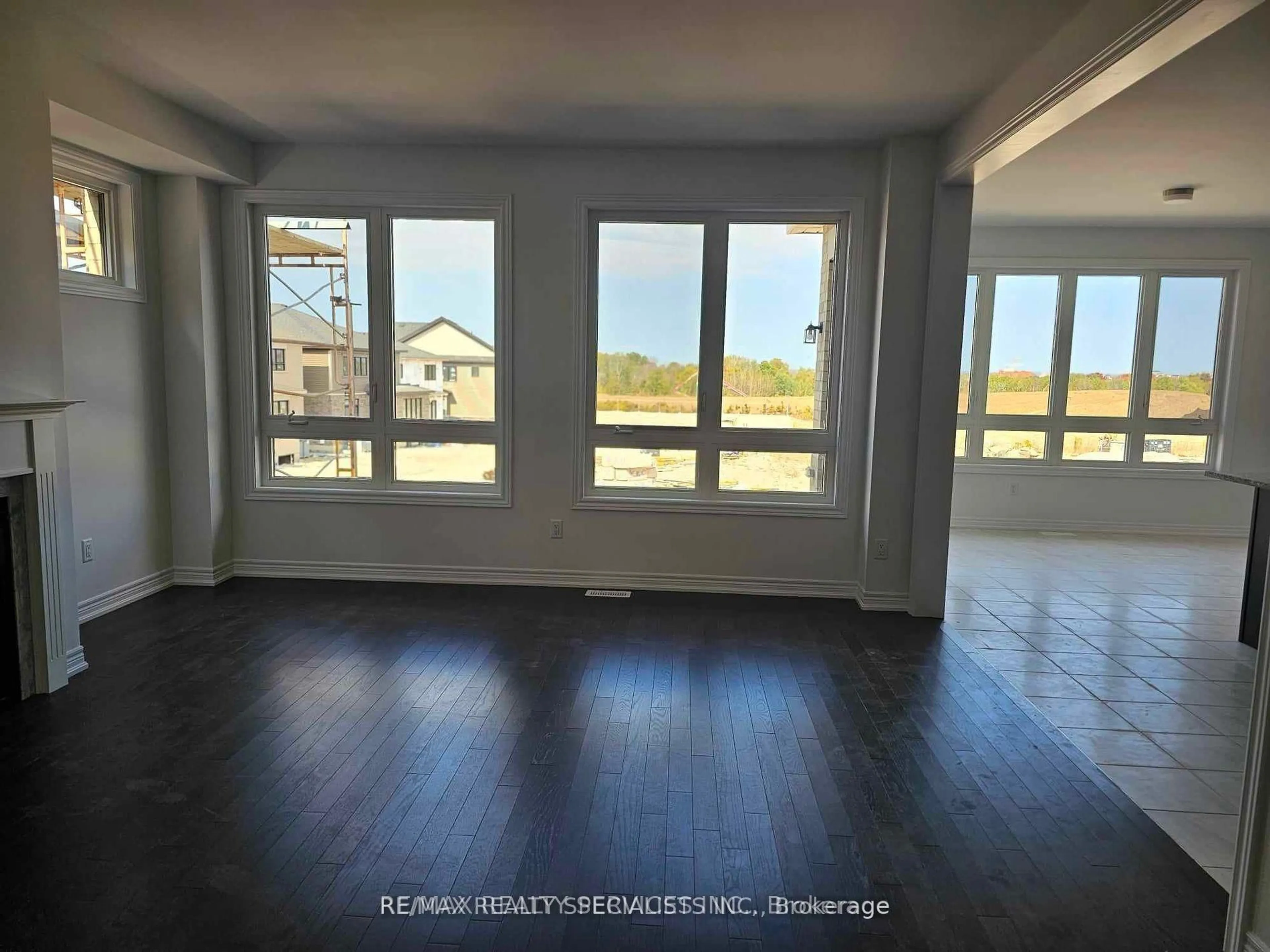 A pic of a room for 155 Fenchchurch Manr, Barrie Ontario L9J 0B7