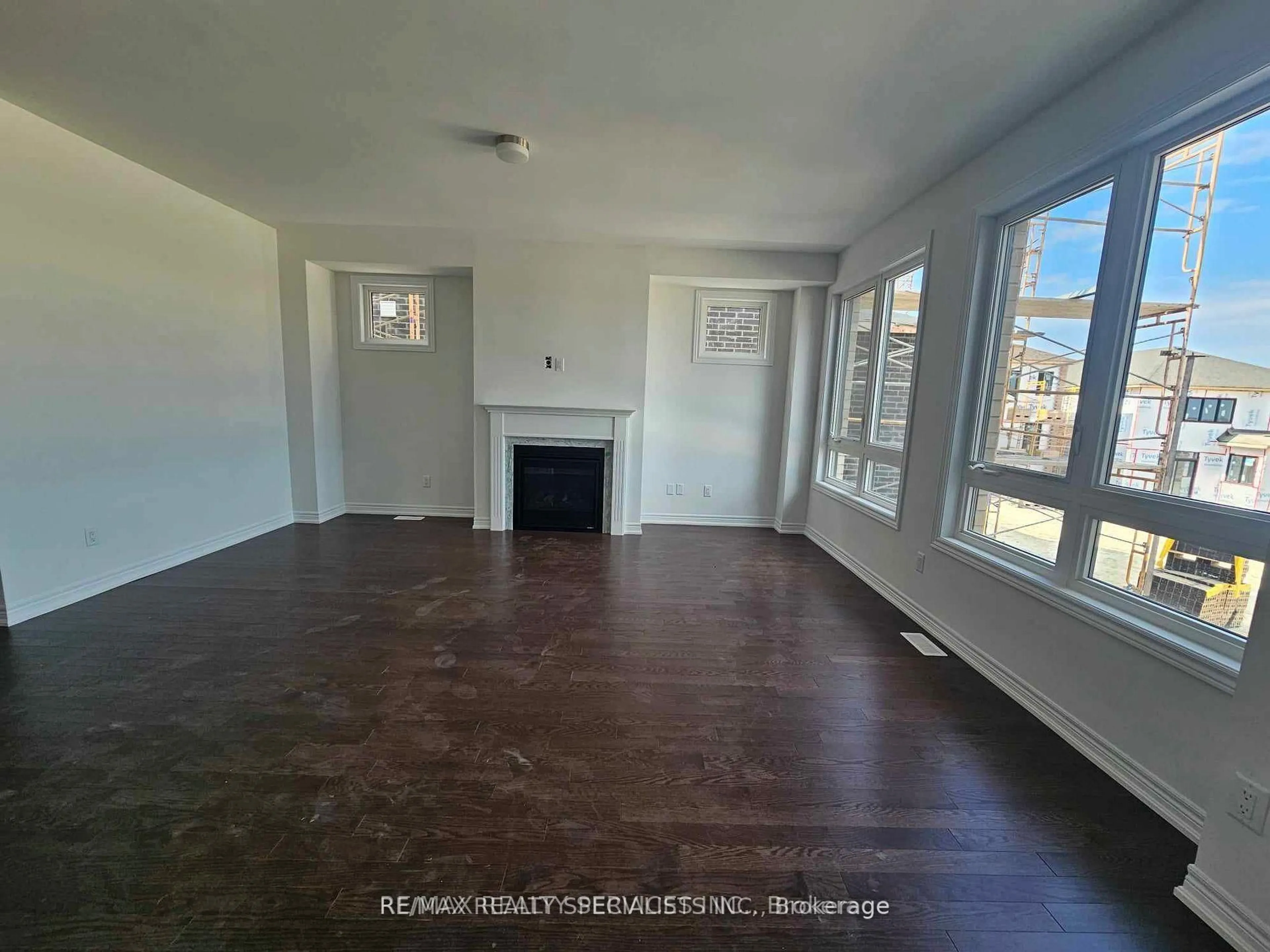 A pic of a room for 155 Fenchchurch Manr, Barrie Ontario L9J 0B7
