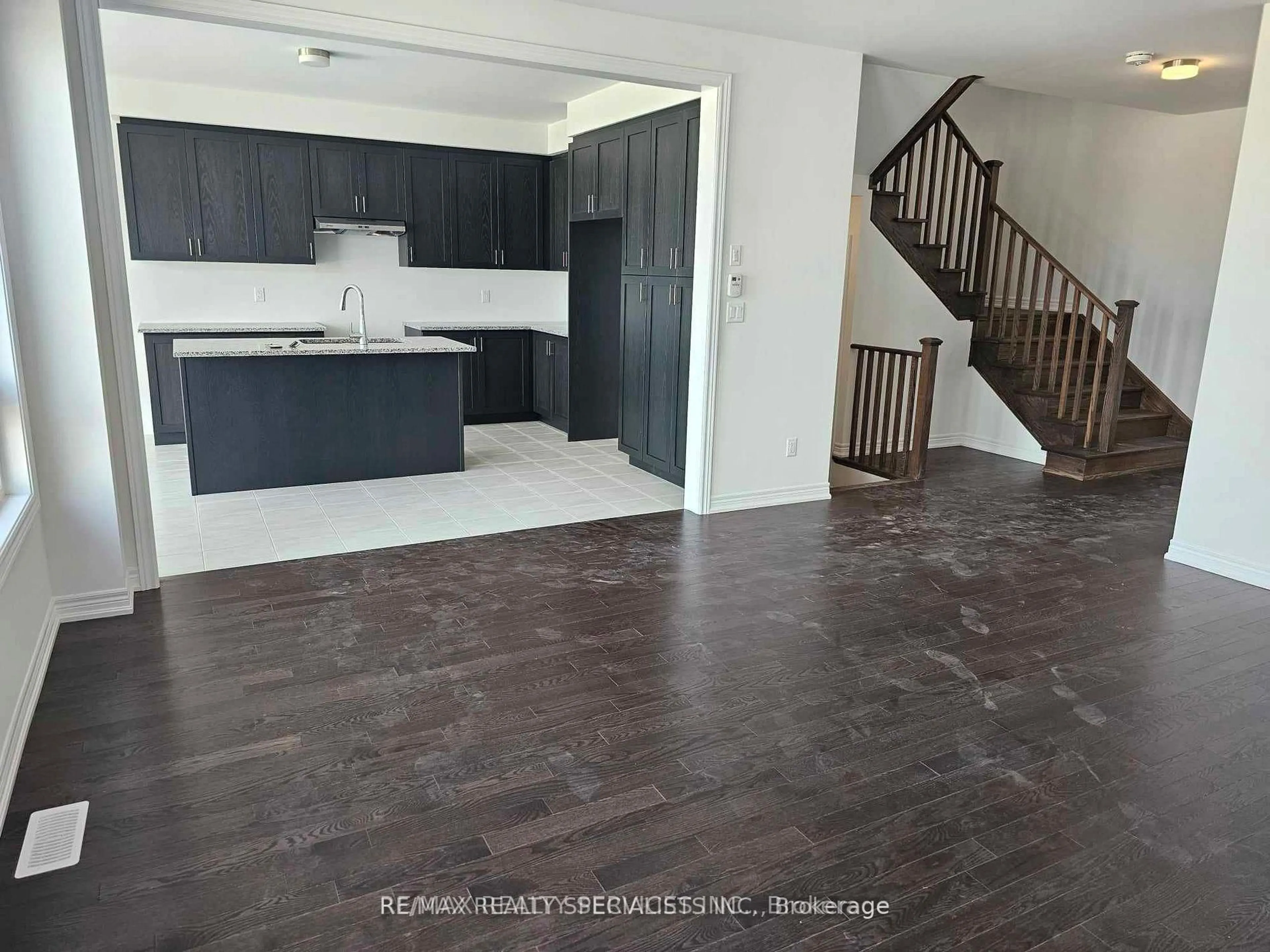 Open concept kitchen, unknown for 155 Fenchchurch Manr, Barrie Ontario L9J 0B7