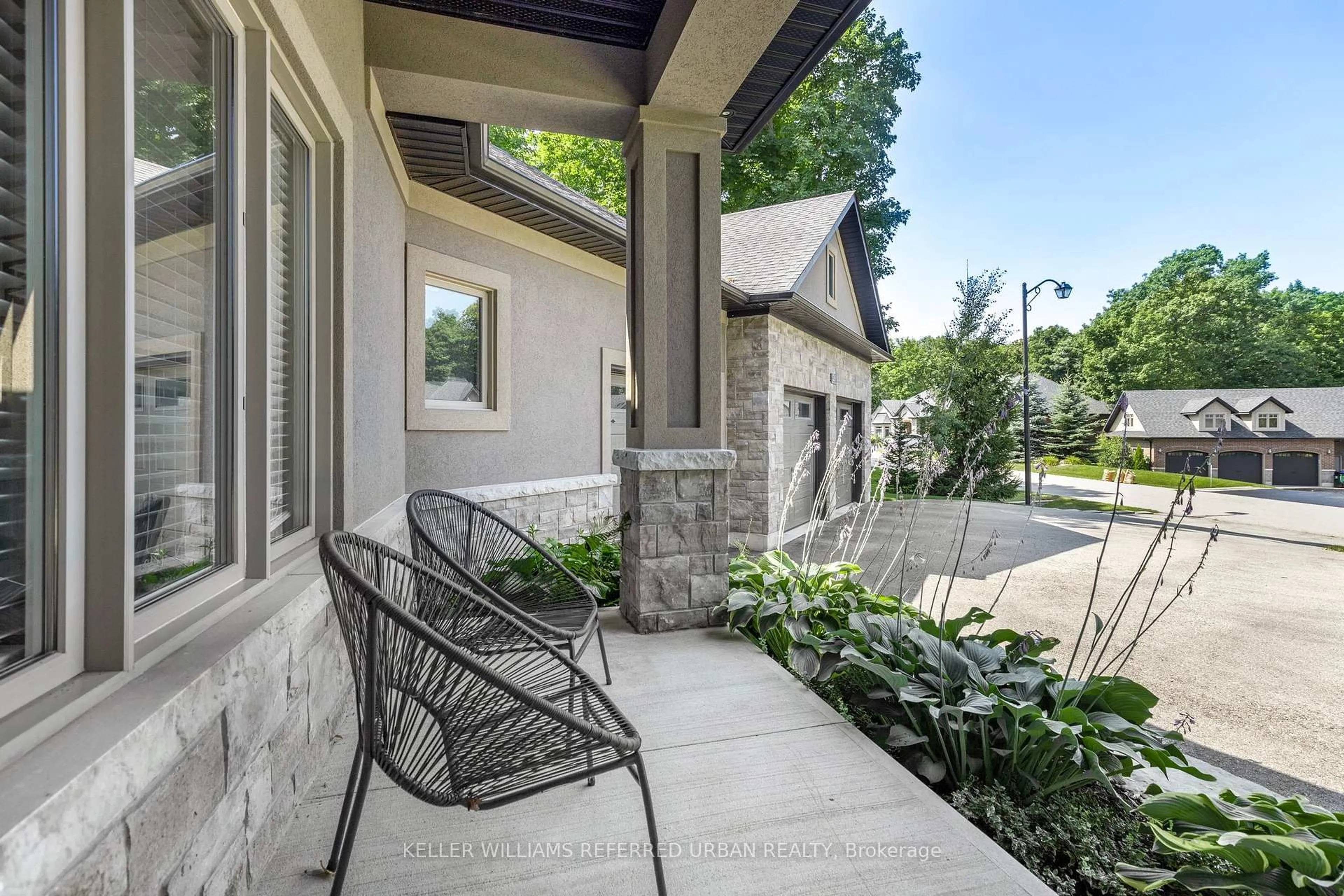 Patio, street for 25 Heron Blvd, Springwater Ontario L0L 1Y3