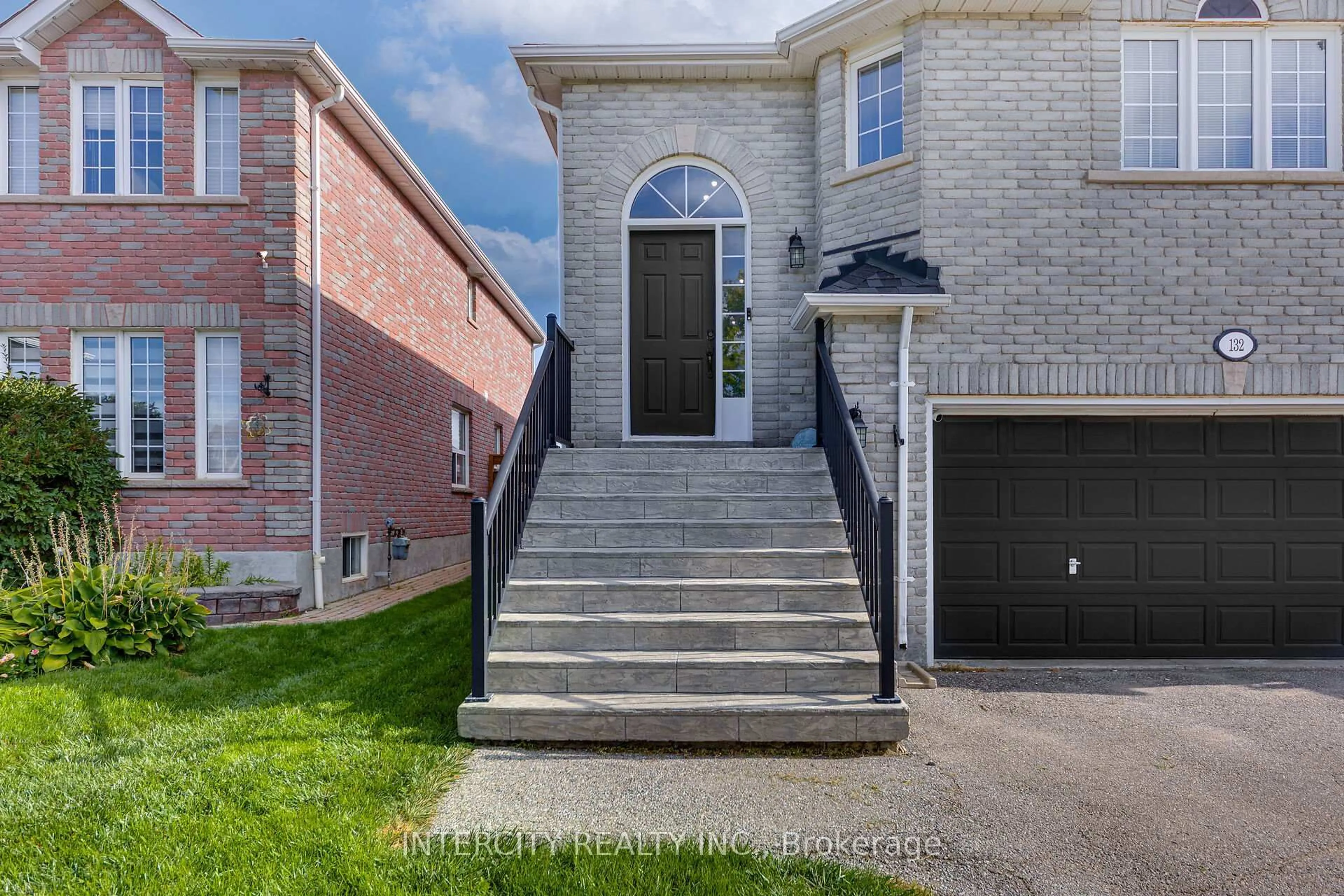 Home with brick exterior material, street for 132 Dean Ave, Barrie Ontario L4N 0V6