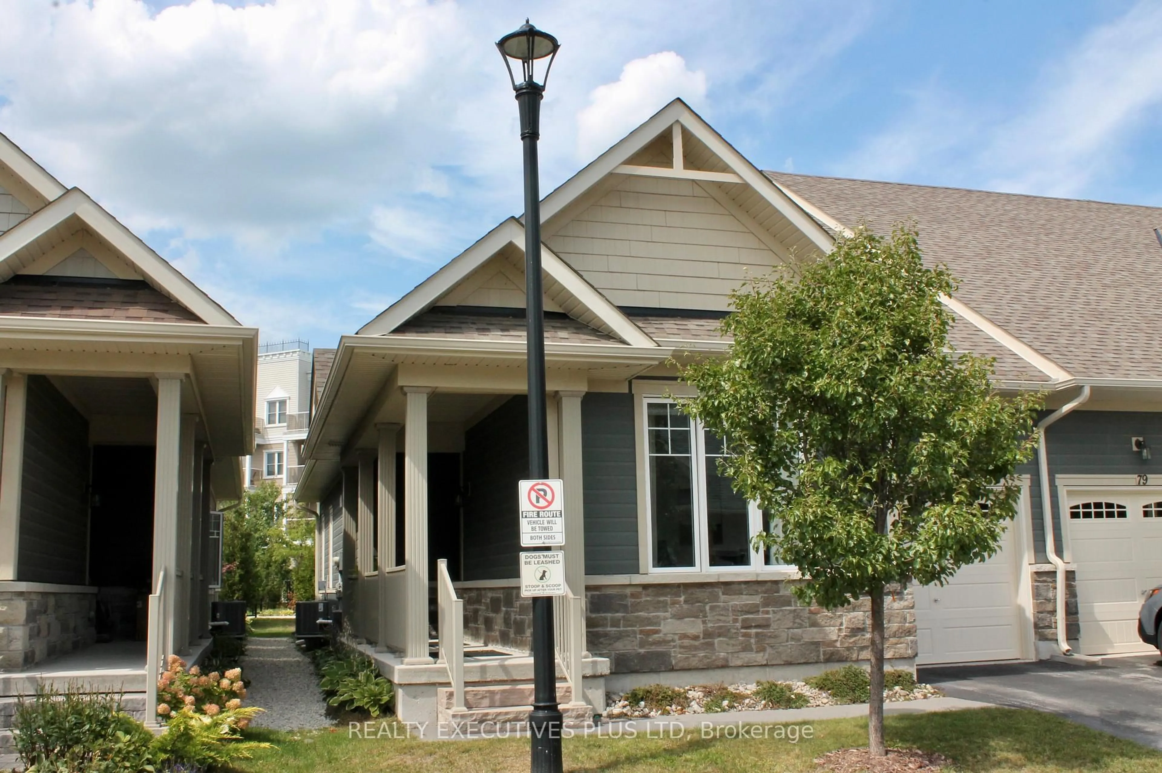 Home with vinyl exterior material, street for 77 Kari Cres, Collingwood Ontario L9Y 0Z7