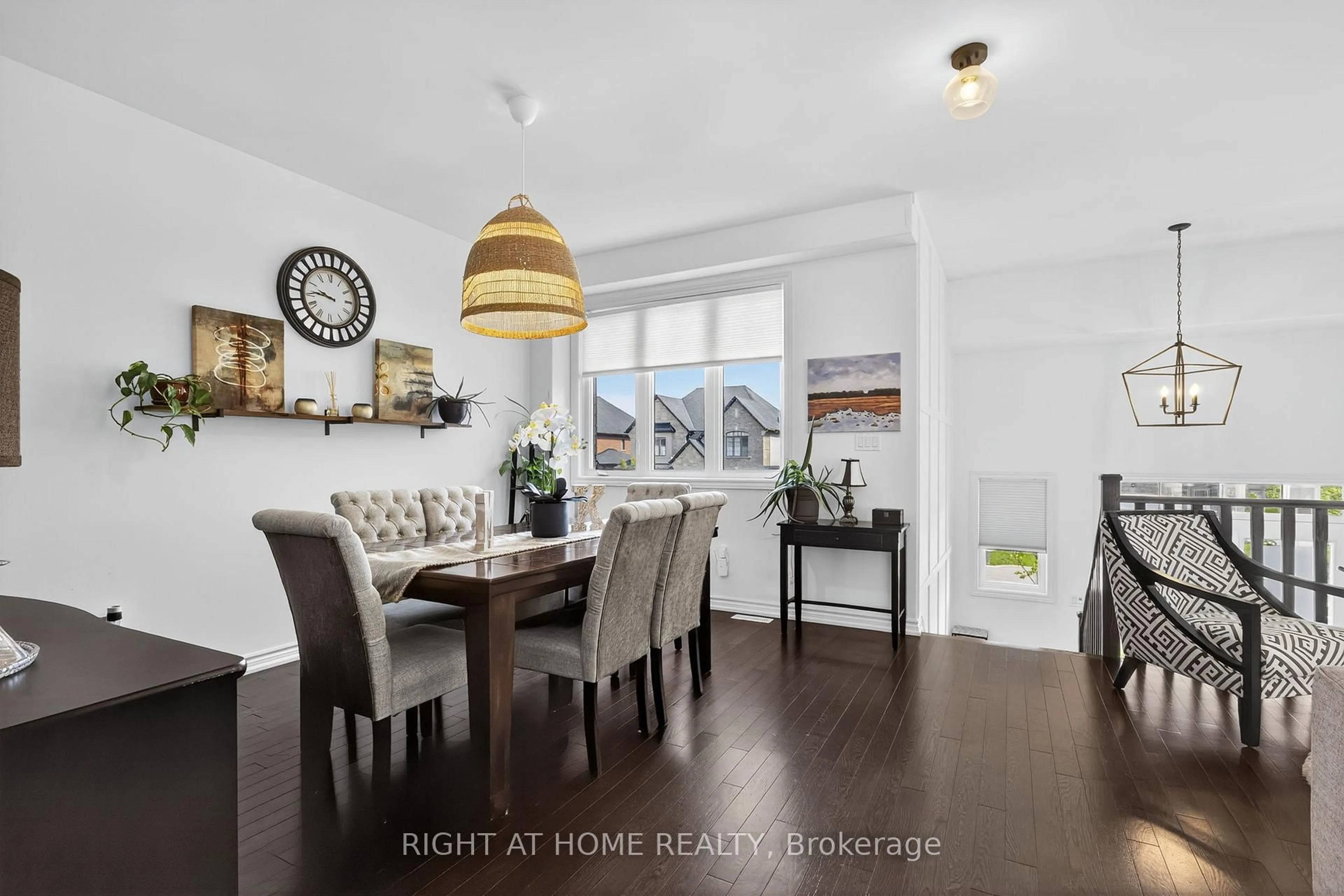 Dining room, wood/laminate floor for 3114 Monarch Dr, Orillia Ontario L3V 8K3