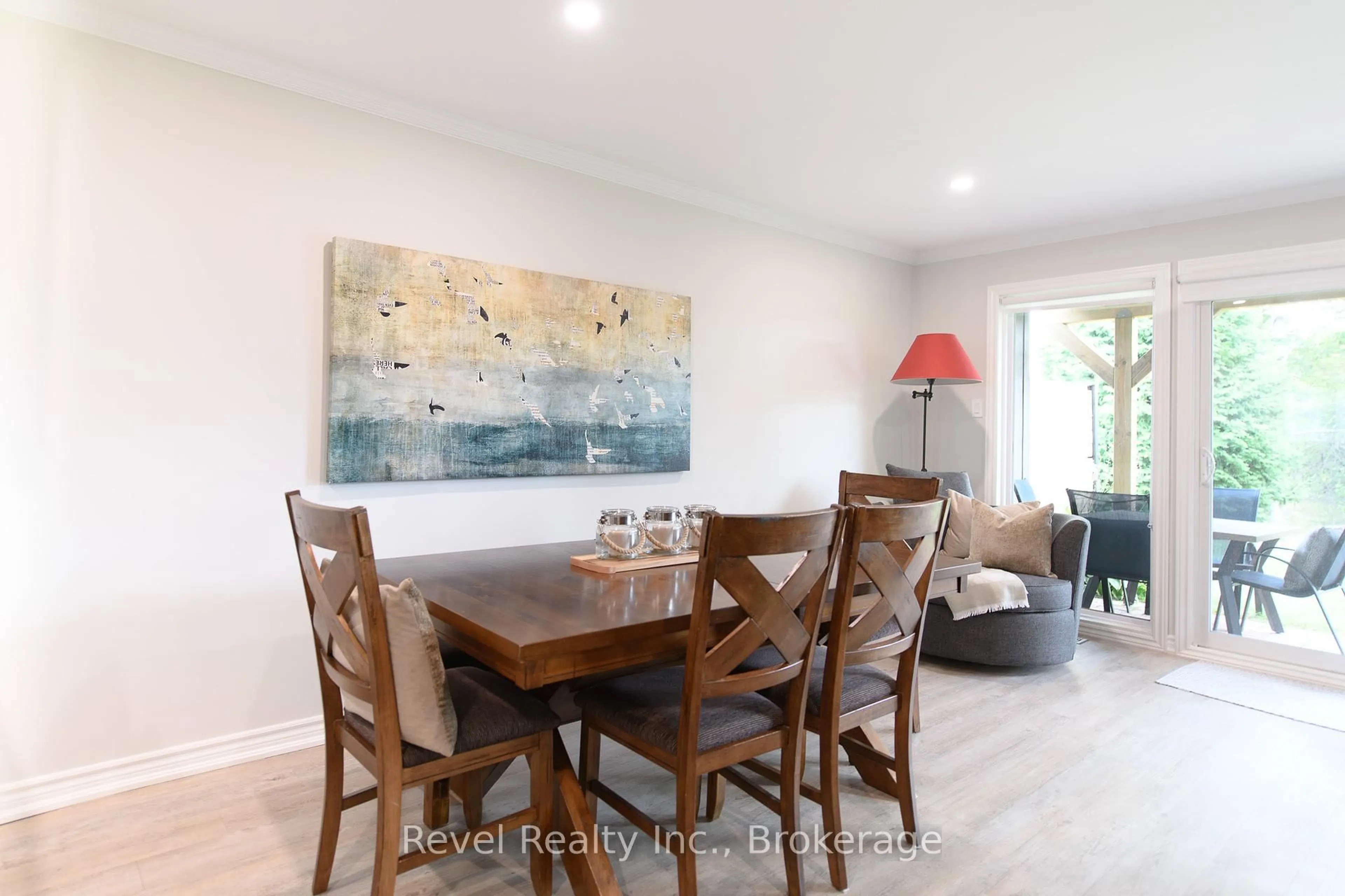 Dining room, wood/laminate floor for 145 Fairway Cres #58, Collingwood Ontario L9Y 5B4