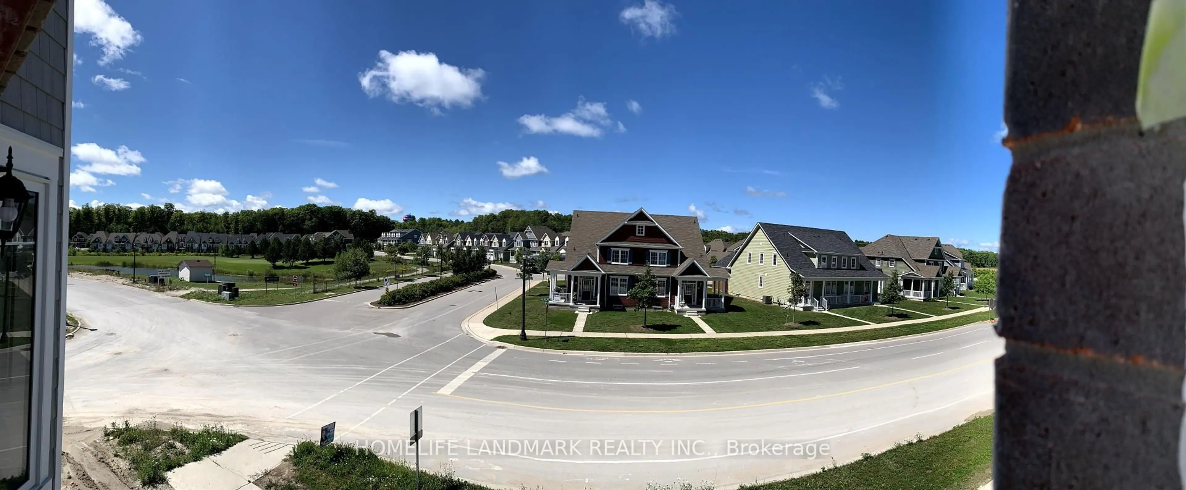 A pic from outside/outdoor area/front of a property/back of a property/a pic from drone, unknown for 30 Village Gate Dr, Wasaga Beach Ontario L9Z 0J7
