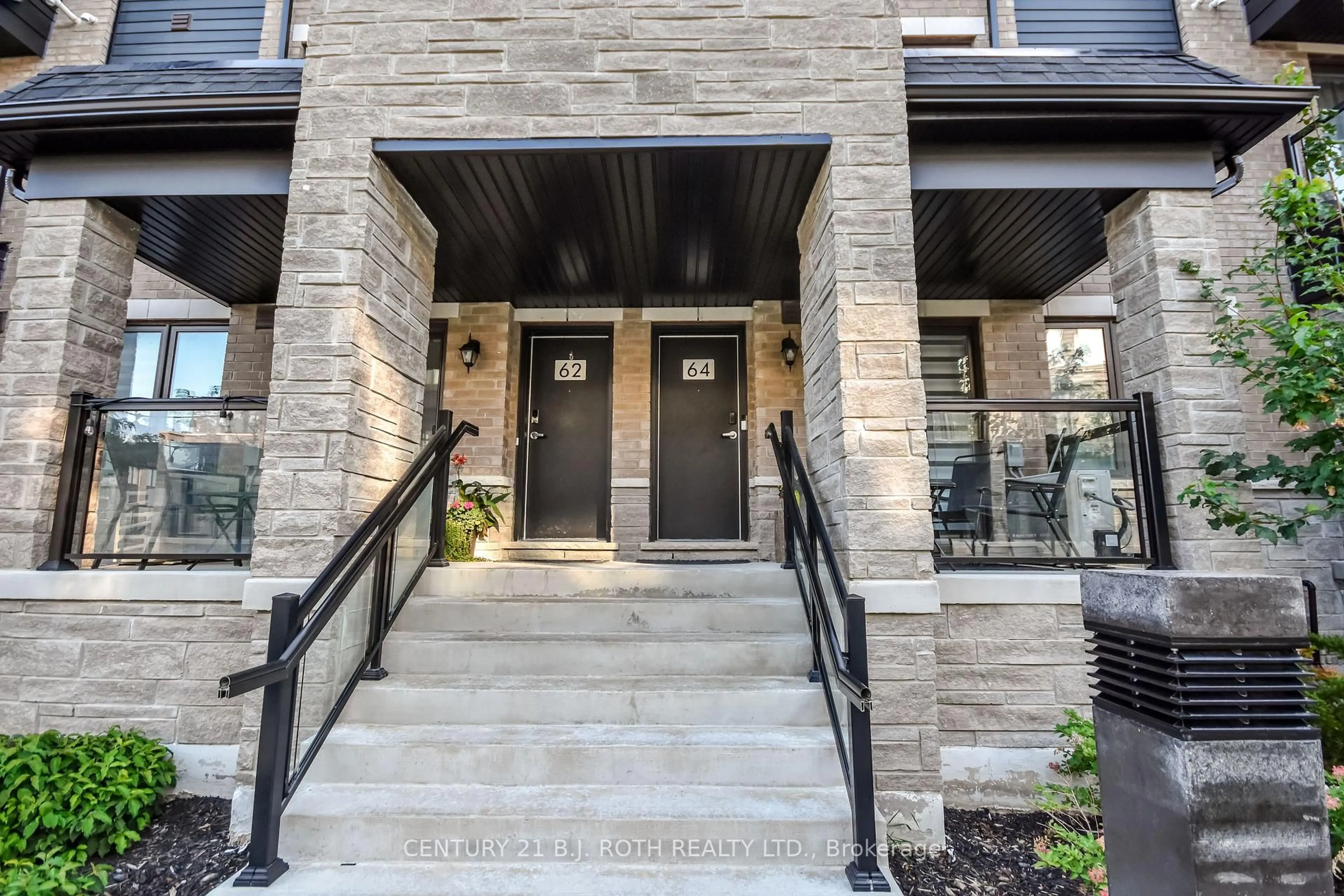 Indoor entryway for 64 APPLETREE Lane, Barrie Ontario L9J 0P1