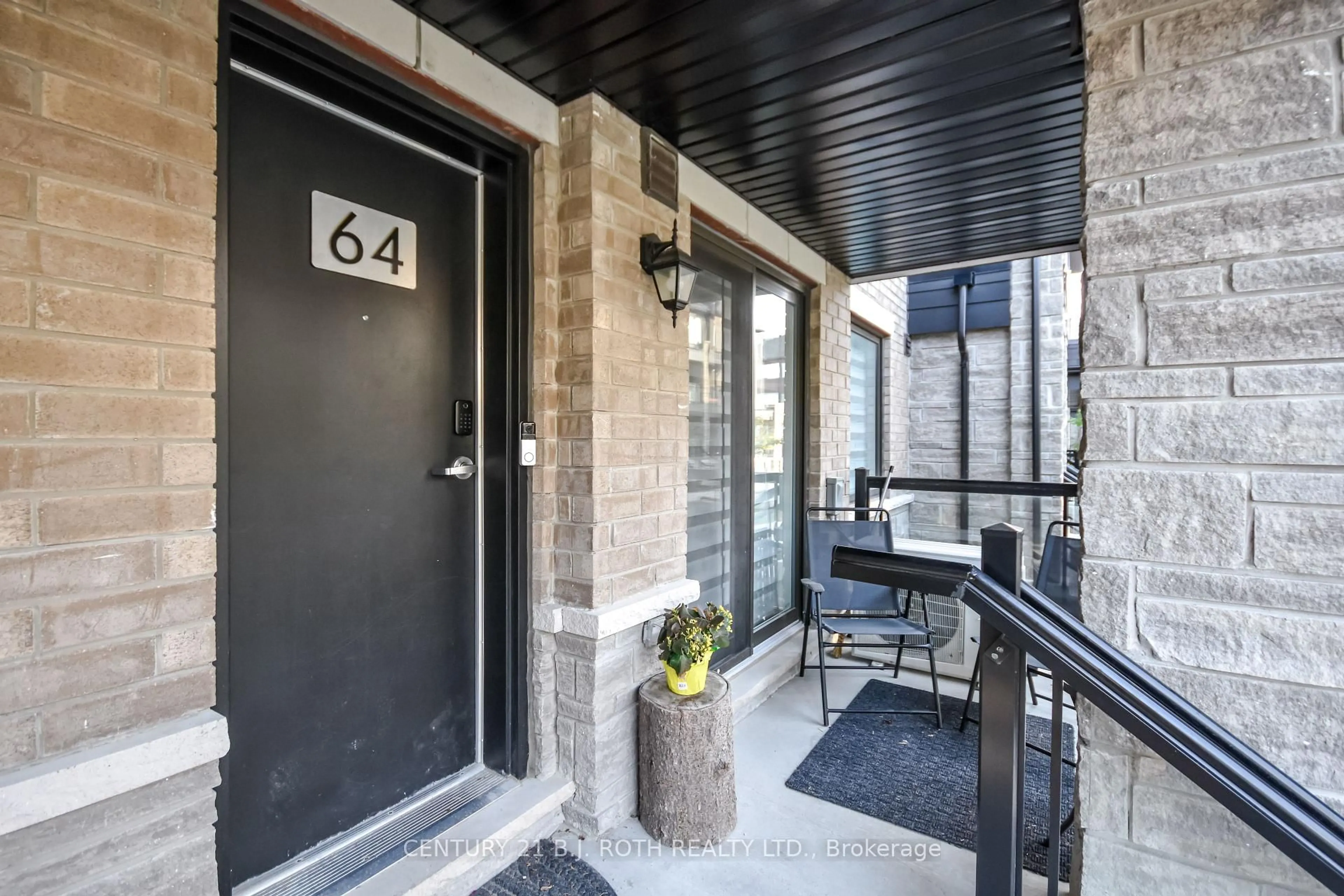 Indoor entryway for 64 APPLETREE Lane, Barrie Ontario L9J 0P1