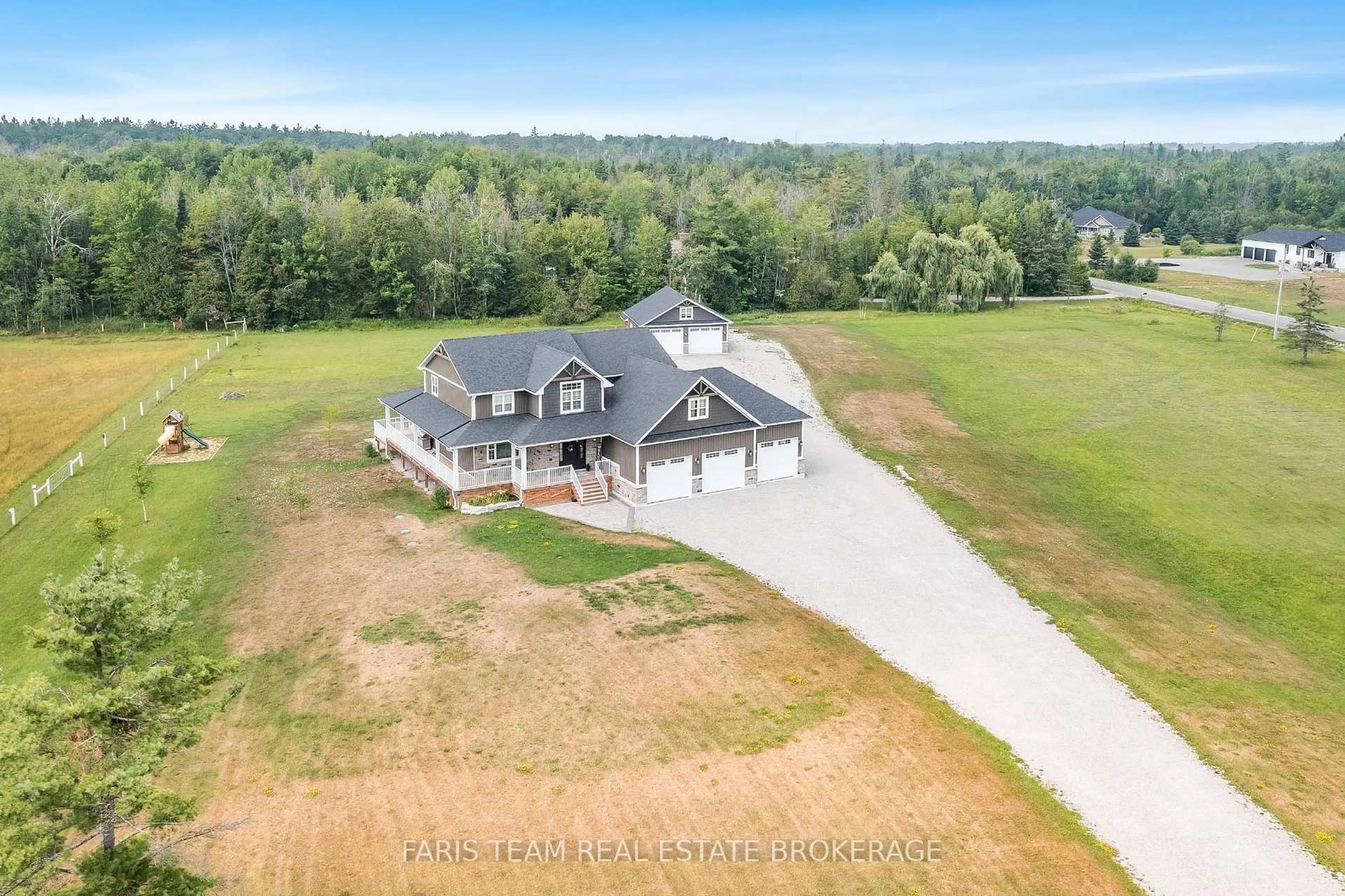 A pic from outside/outdoor area/front of a property/back of a property/a pic from drone, unknown for 2448 Stockdale Rd, Severn Ontario L3V 6P9