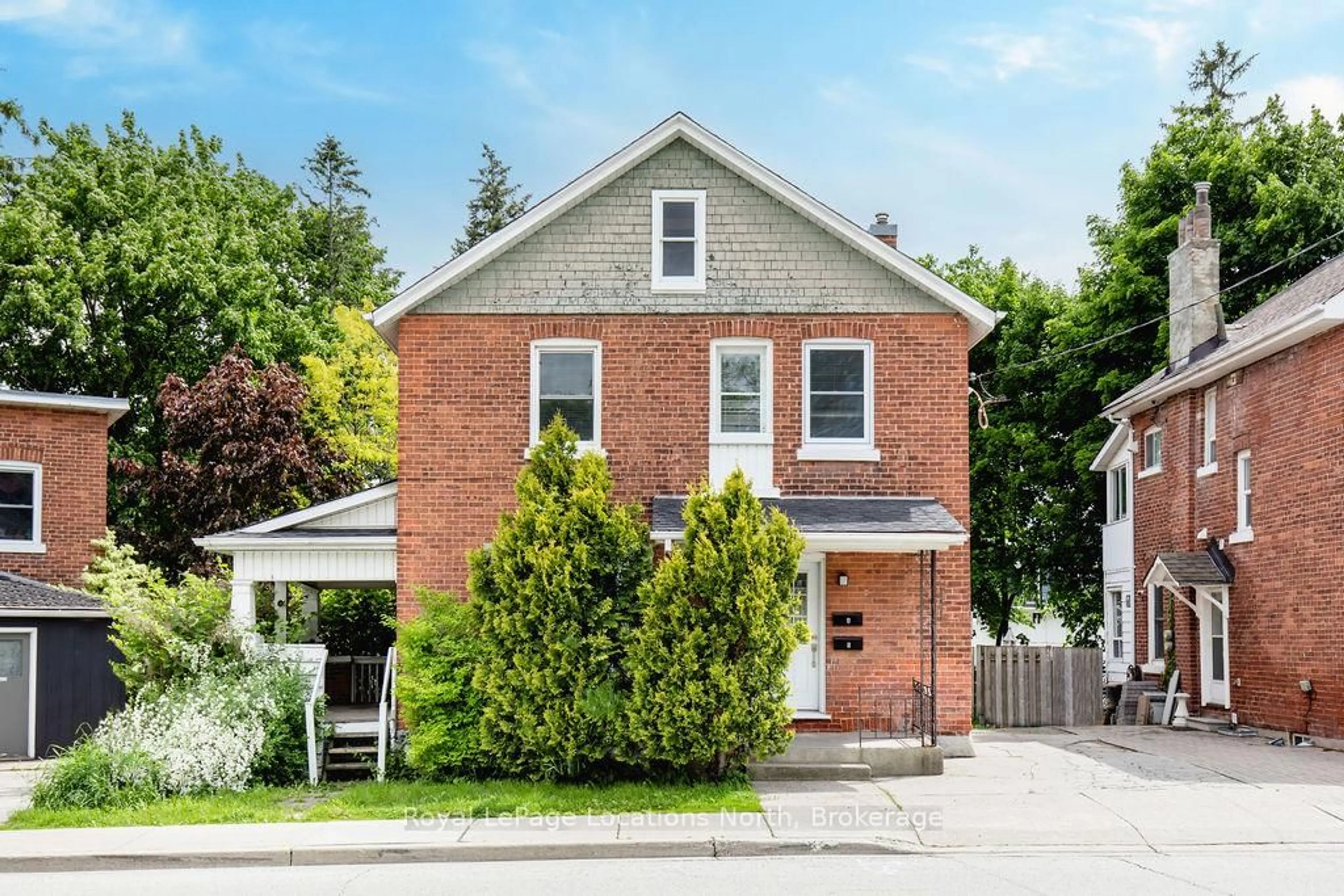 Home with brick exterior material, street for 37 Ross St, Barrie Ontario L4N 1G1