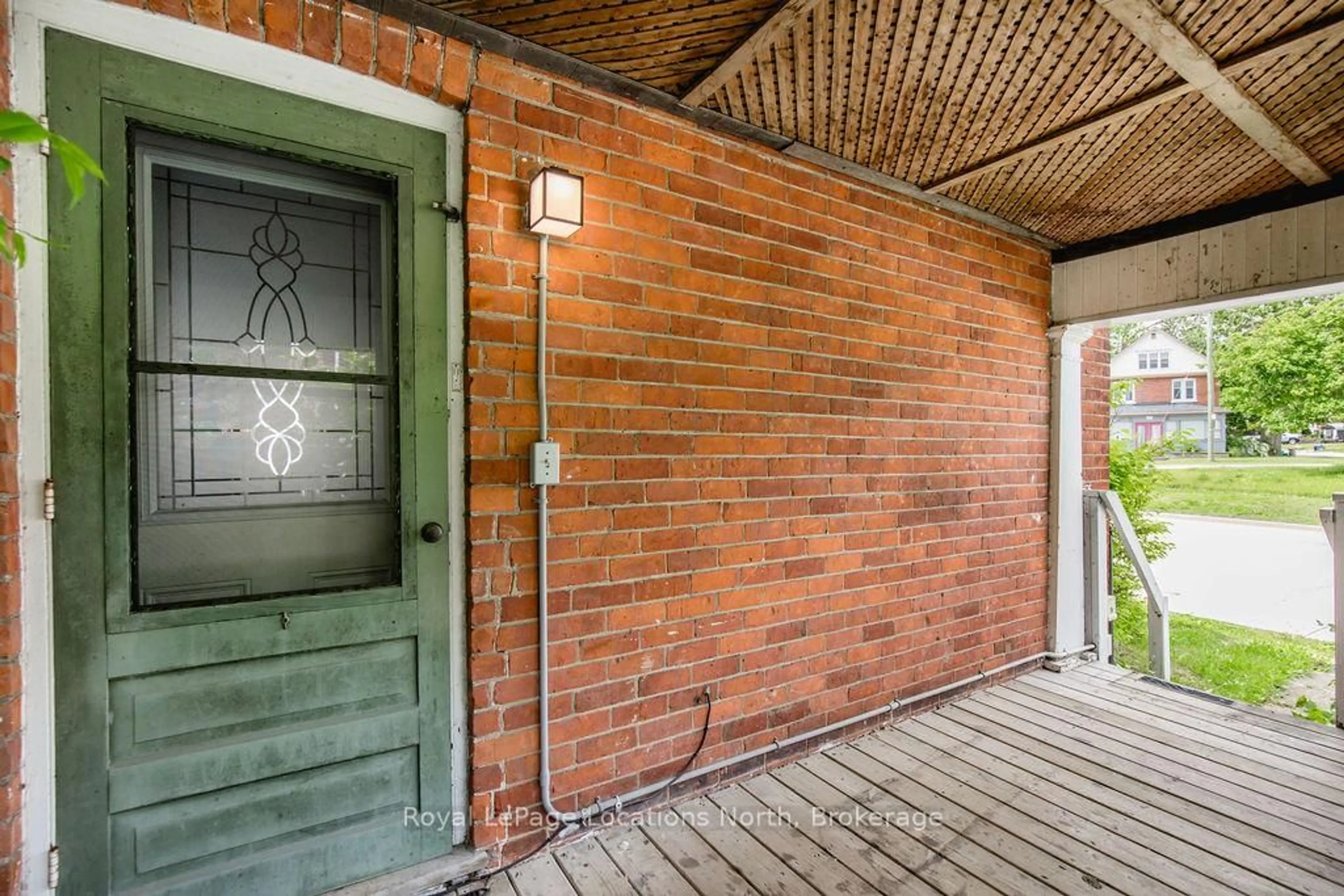 Patio, street for 37 Ross St, Barrie Ontario L4N 1G1