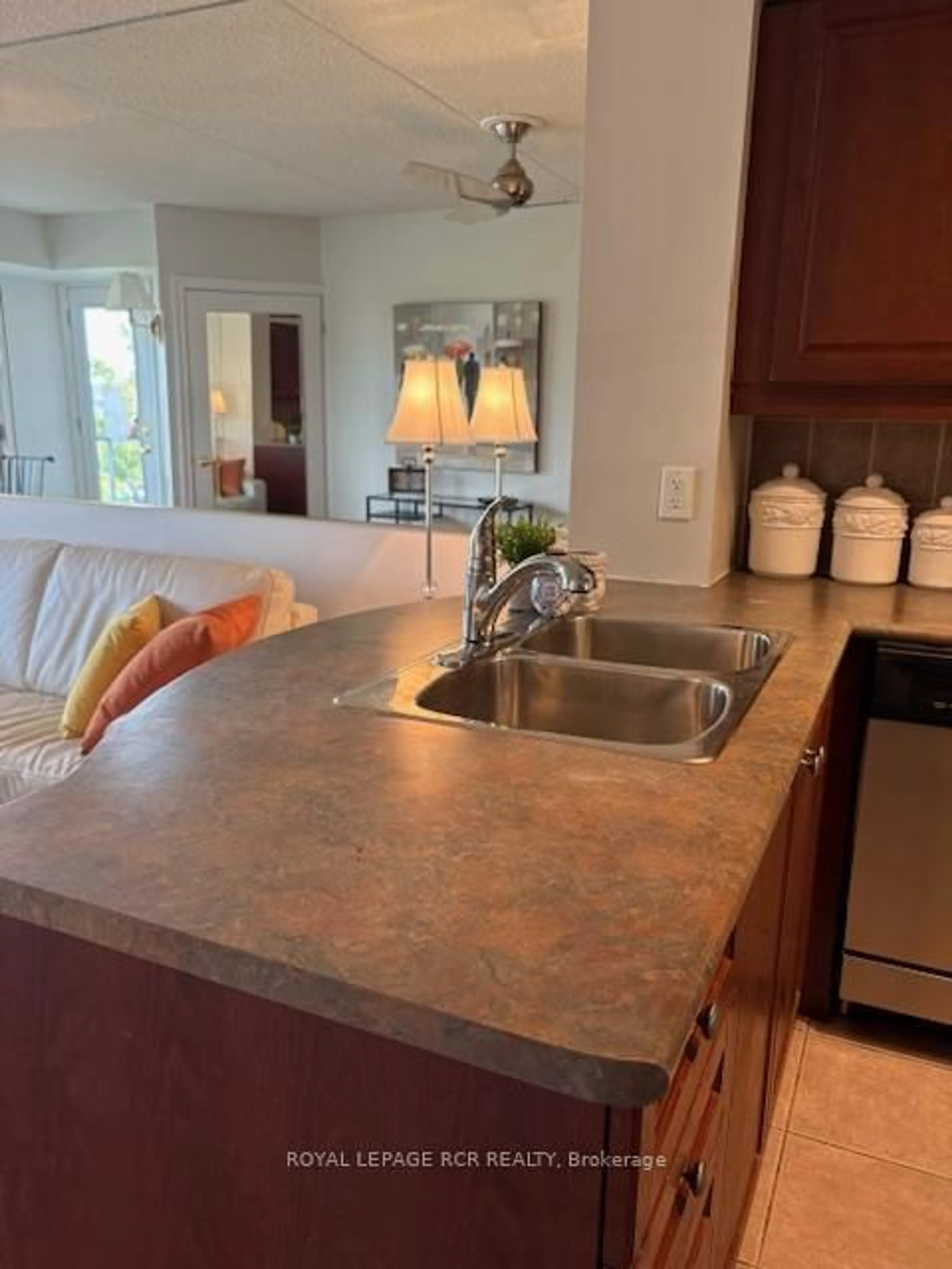 Open concept kitchen, ceramic/tile floor for 280 Aberdeen Blvd #212, Midland Ontario L4R 5N4