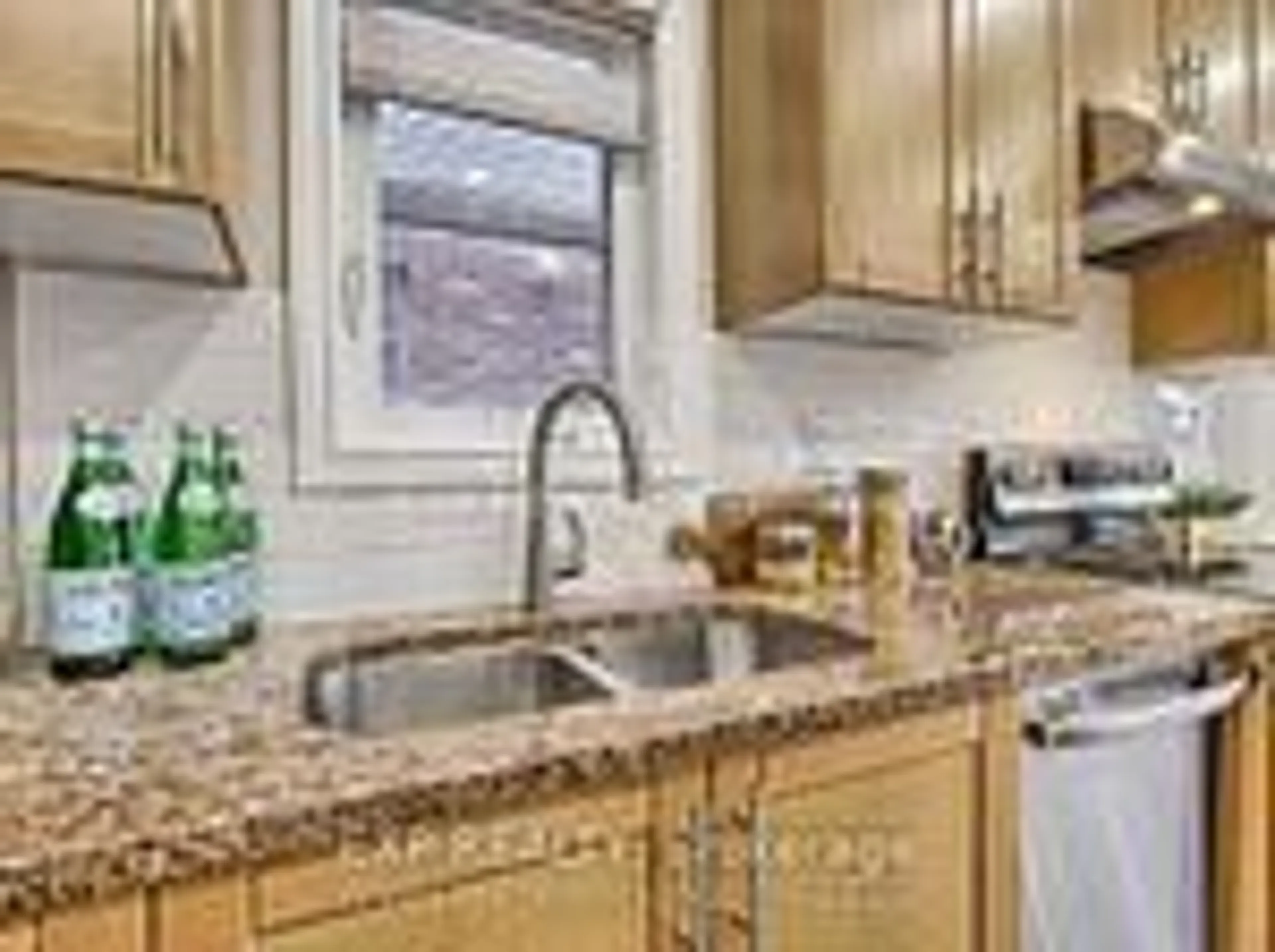 Standard kitchen, ceramic/tile floor for 41 Deneb St, Barrie Ontario L4M 0K6