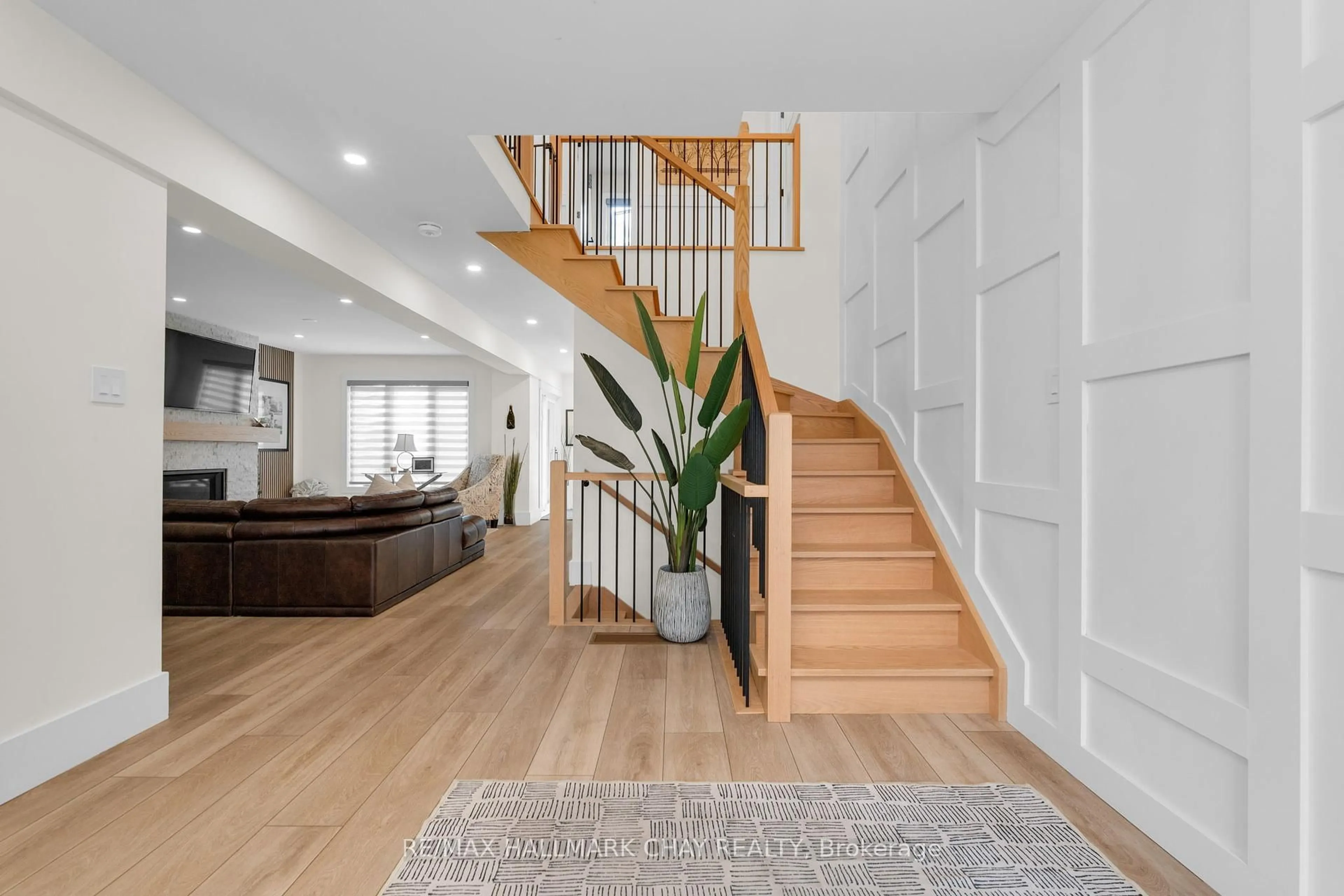 Stairs for 3 Heatherwood Dr, Springwater Ontario L9X 0N4