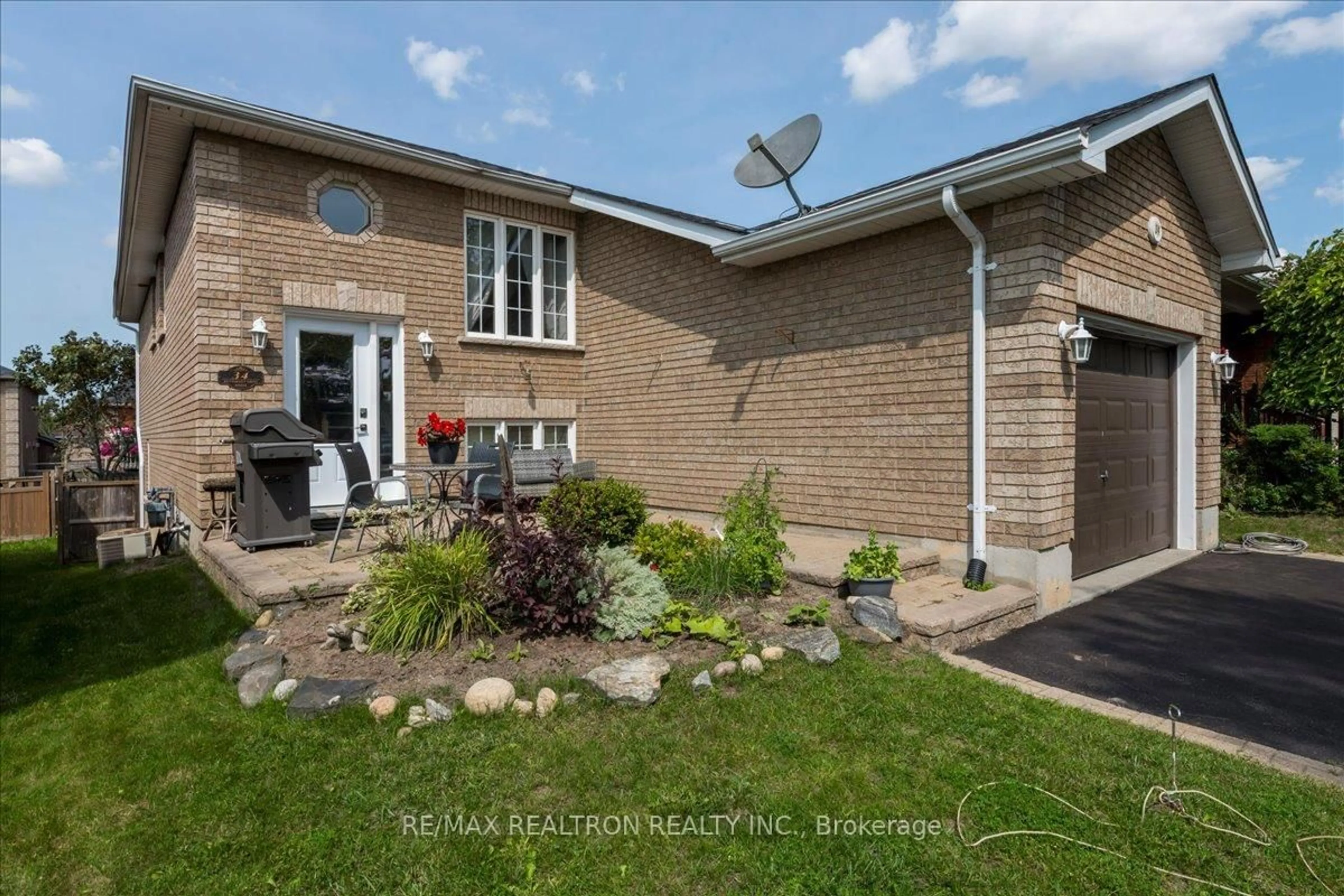 Unknown for 34 Butternut Dr, Barrie Ontario L4N 0E3