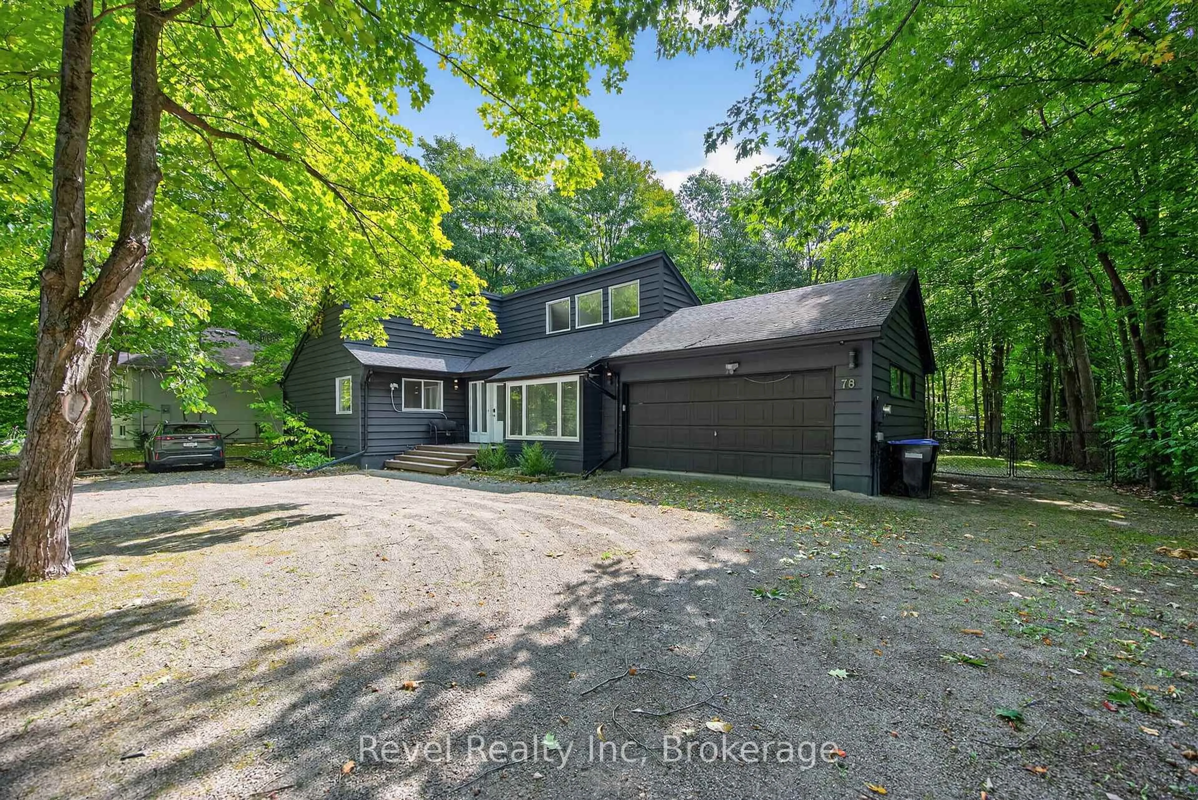 A pic from outside/outdoor area/front of a property/back of a property/a pic from drone, street for 78 FOREST Circ, Tiny Ontario L9M 0H4