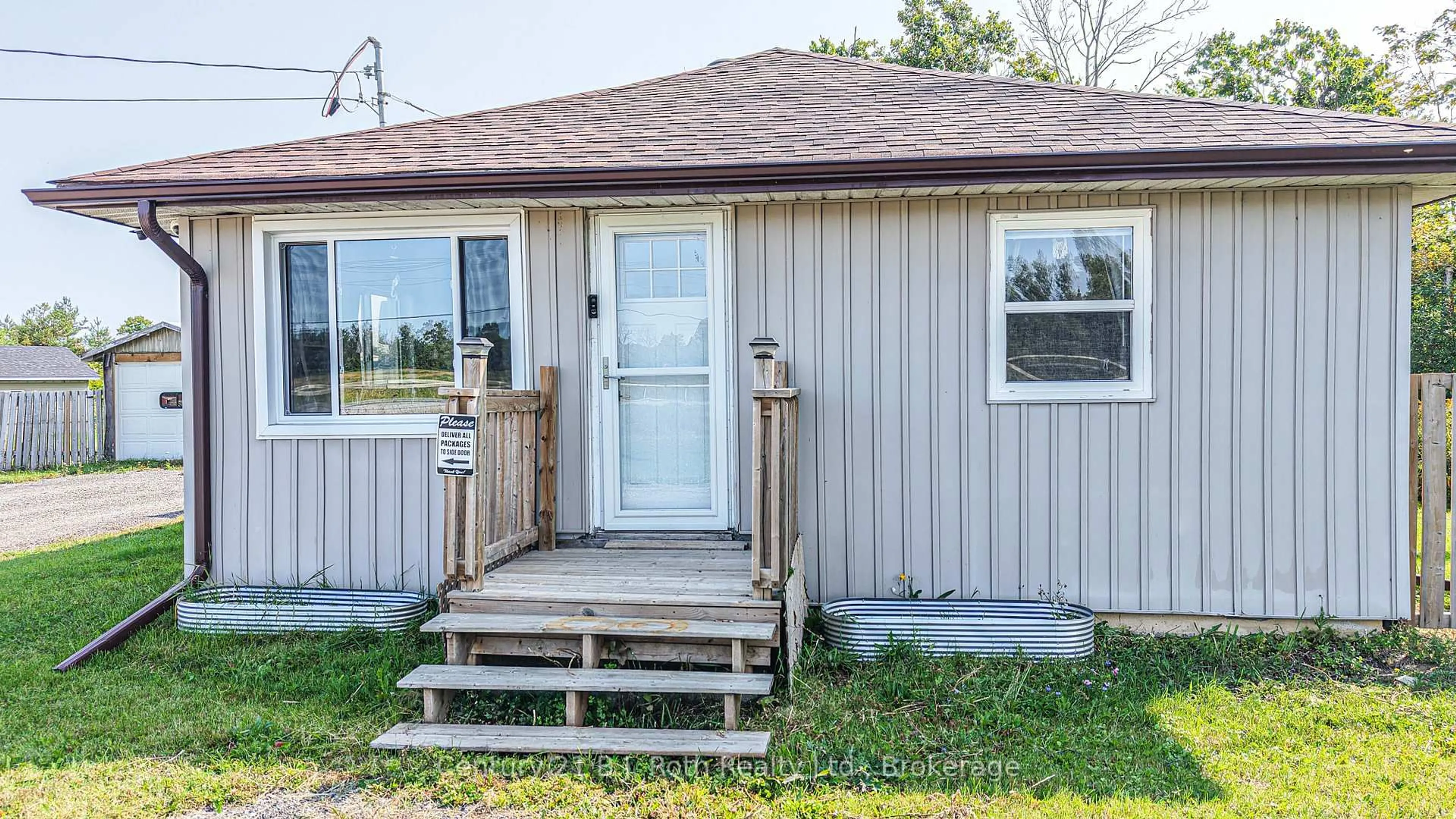 Shed for 8441 11 Highway, Severn Ontario L3V 0N3