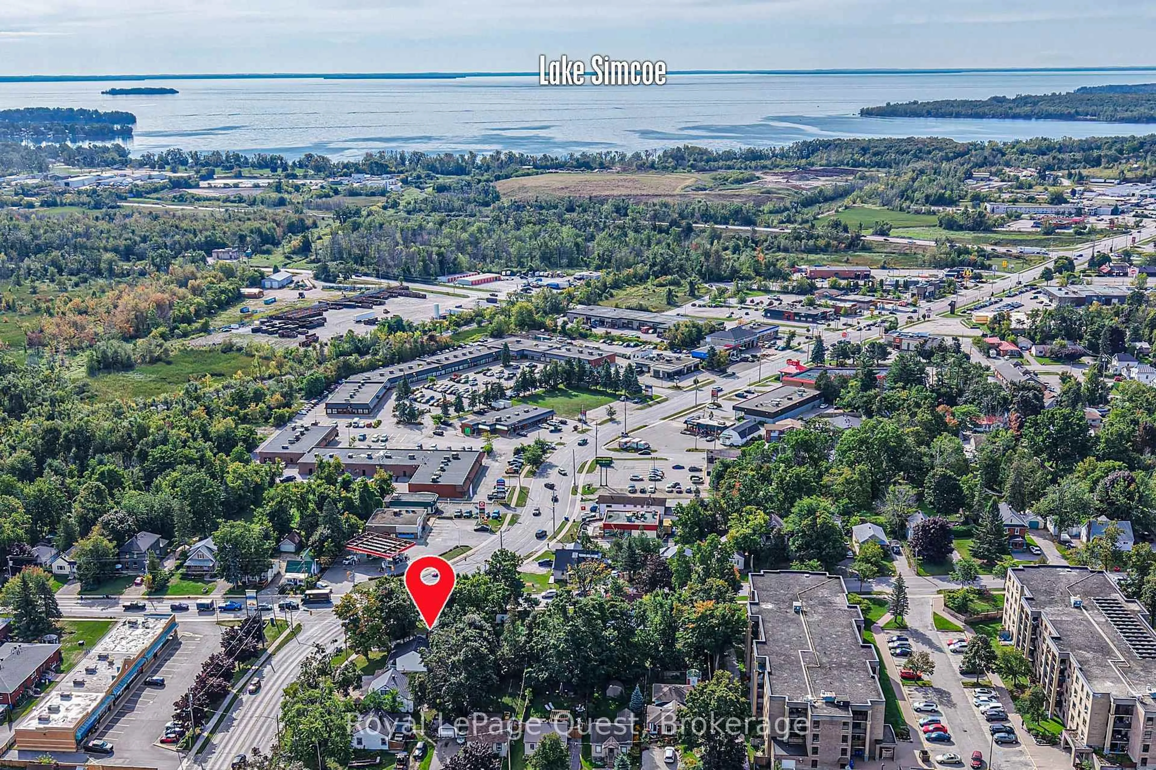 A pic from outside/outdoor area/front of a property/back of a property/a pic from drone, water/lake/river/ocean view for 167 Memorial Ave, Orillia Ontario L3V 5X5