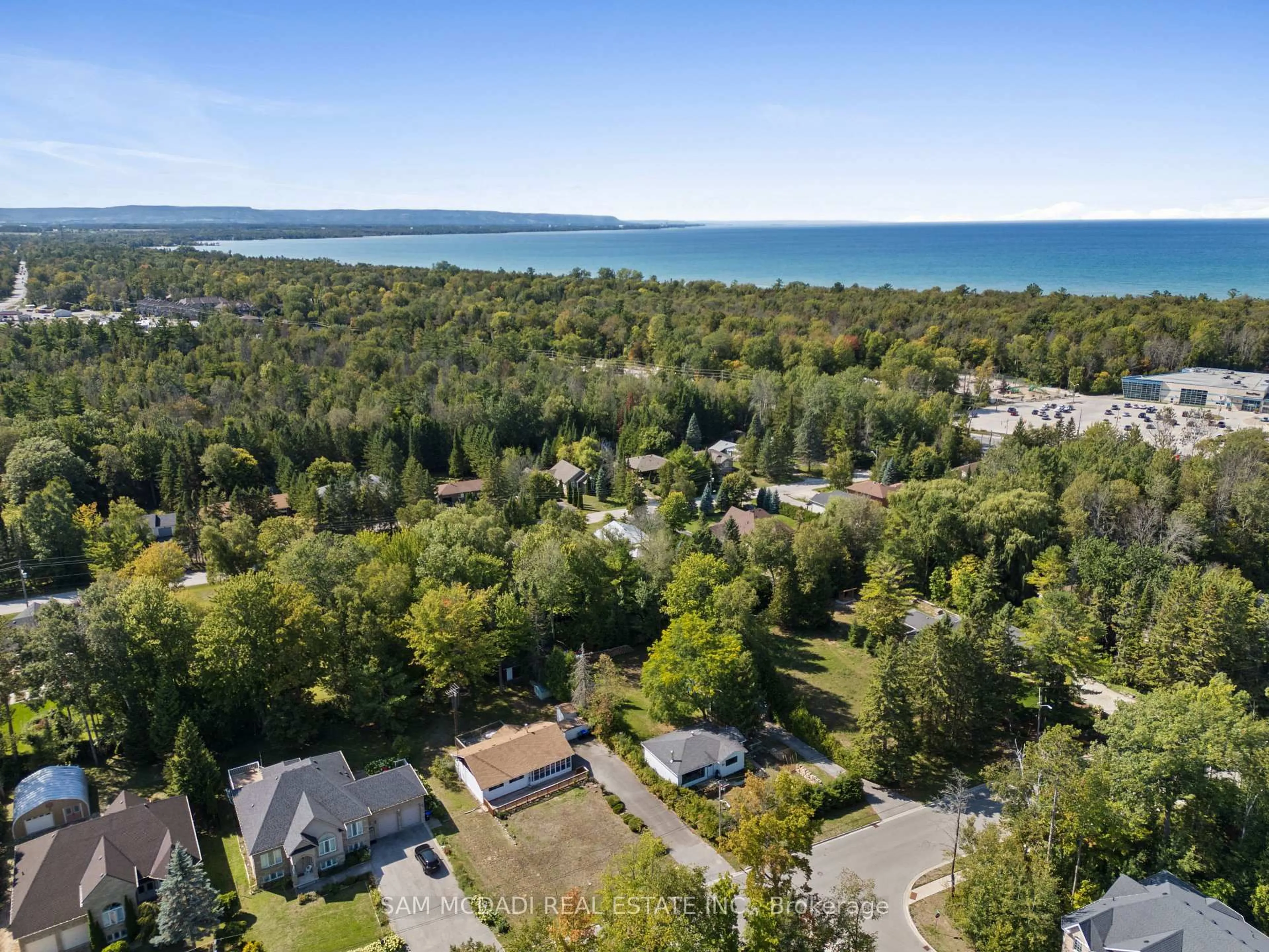 A pic from outside/outdoor area/front of a property/back of a property/a pic from drone, water/lake/river/ocean view for 68 41st St, Wasaga Beach Ontario L9Z 1Z6