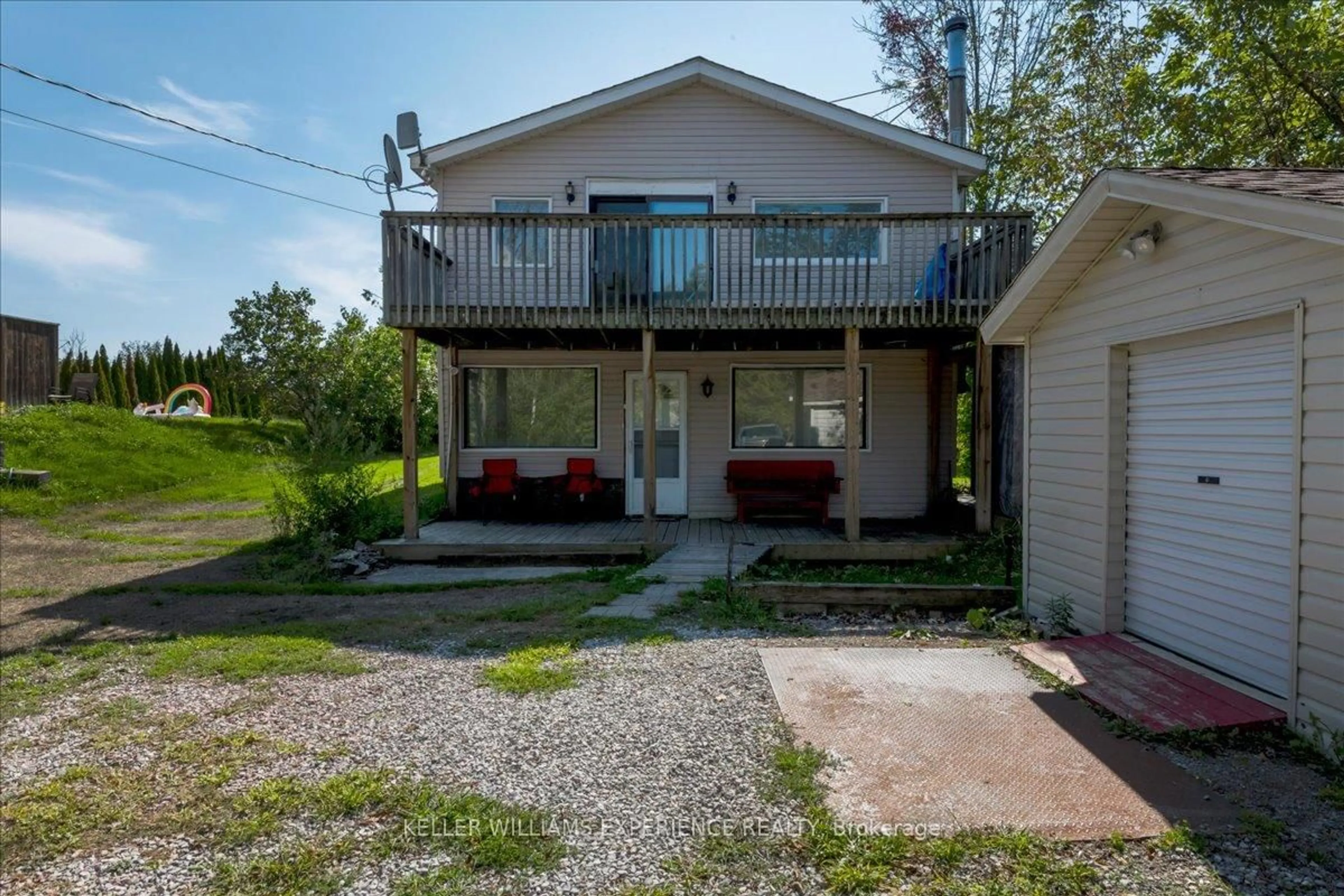 A pic from outside/outdoor area/front of a property/back of a property/a pic from drone, street for 1153 Sylvan Glen Dr, Ramara Ontario L0K 1B0