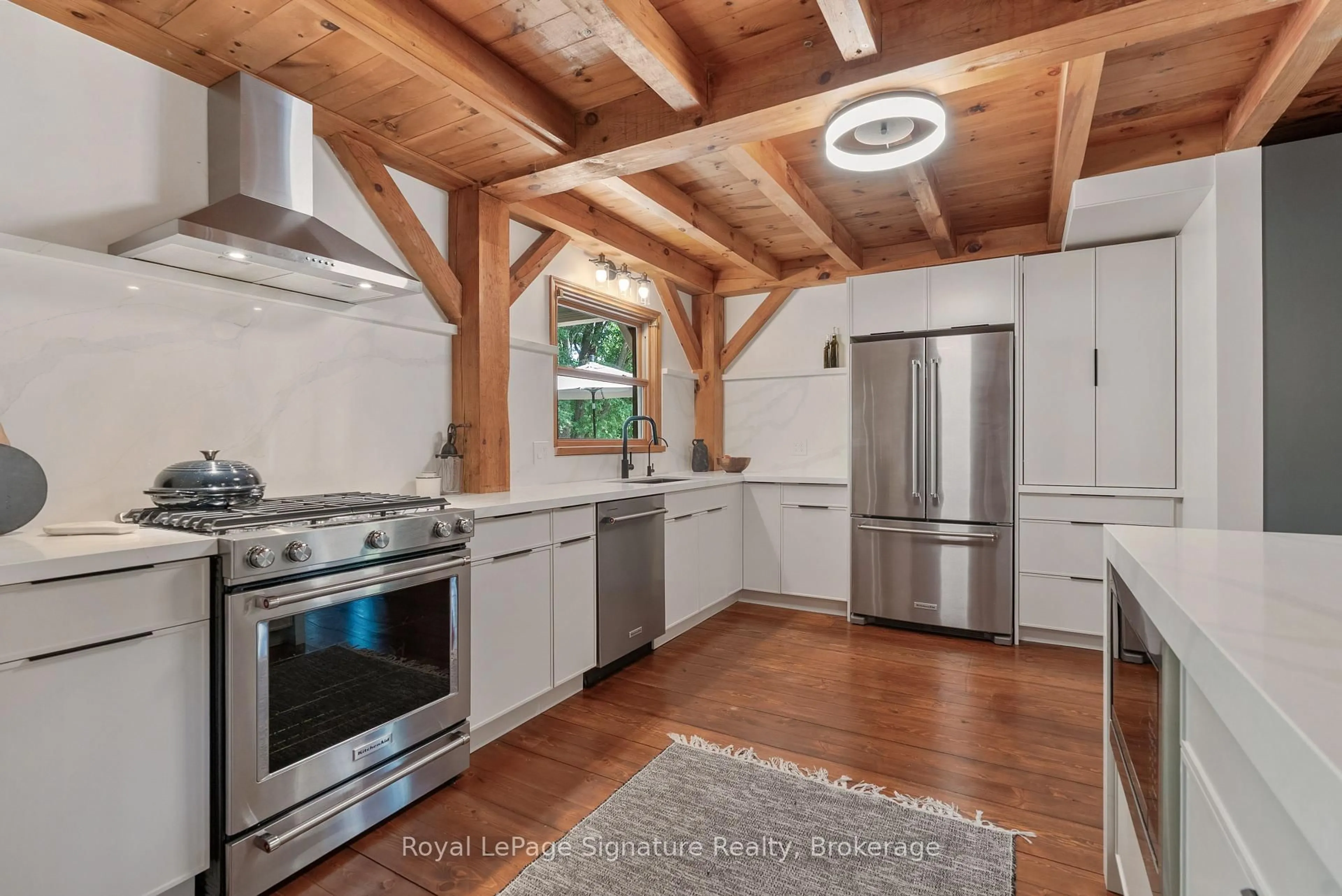 Open concept kitchen, unknown for 8302 POPLAR Sdrd, Clearview Ontario L9Y 3Y9