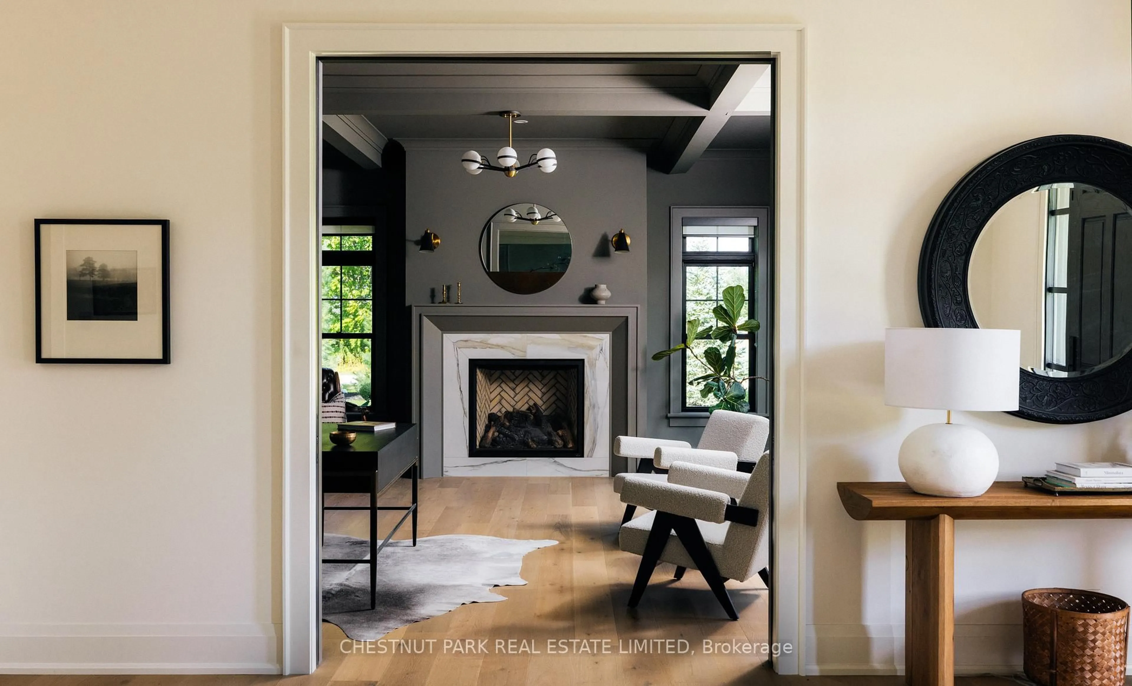 Indoor entryway for 1052 Rainbow Valley Rd, Springwater Ontario L0L 2K0
