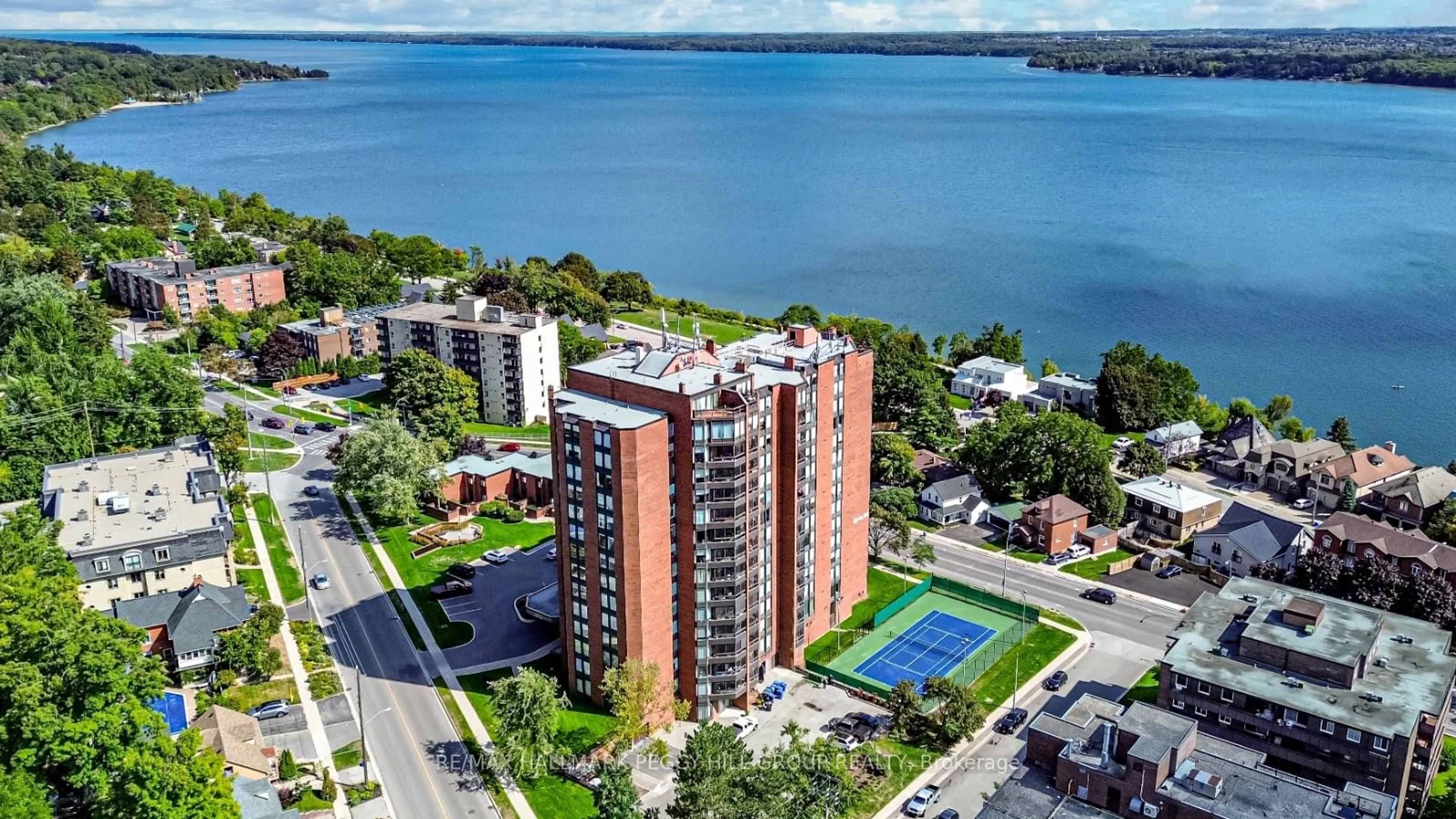 A pic from outside/outdoor area/front of a property/back of a property/a pic from drone, water/lake/river/ocean view for 181 Collier St #803, Barrie Ontario L4M 5L6