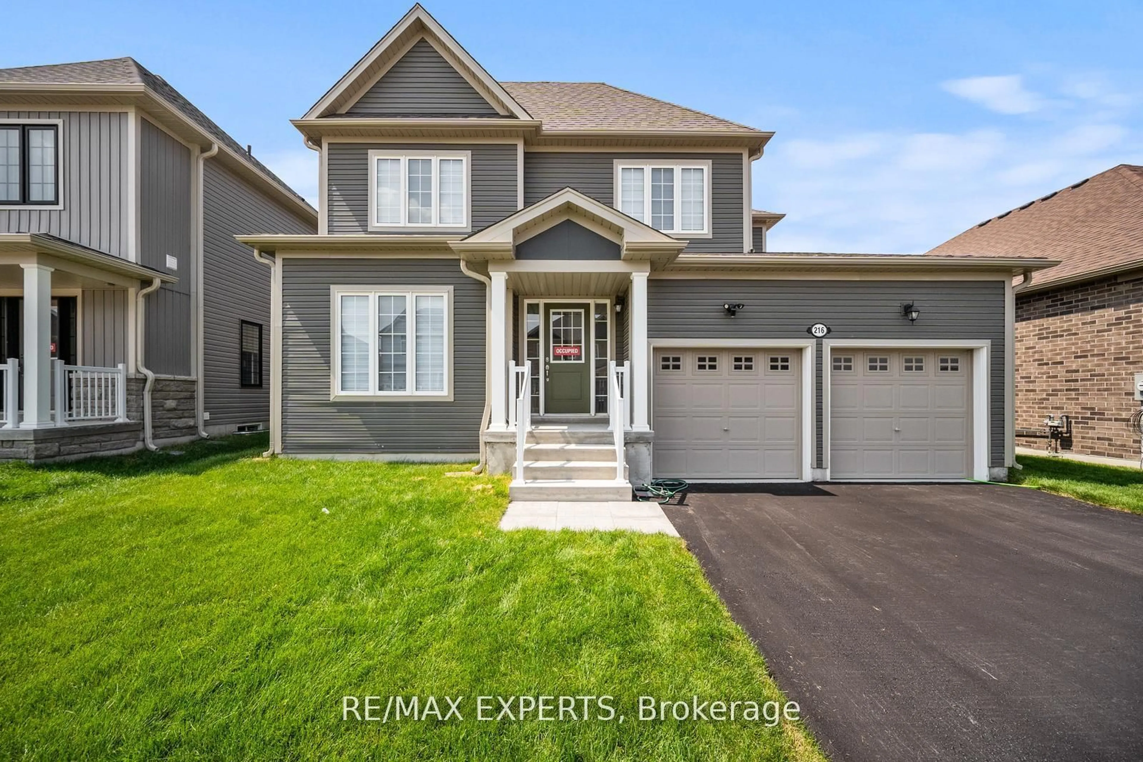 Home with vinyl exterior material, street for 216 Cubitt St, Clearview Ontario L0M 1S0