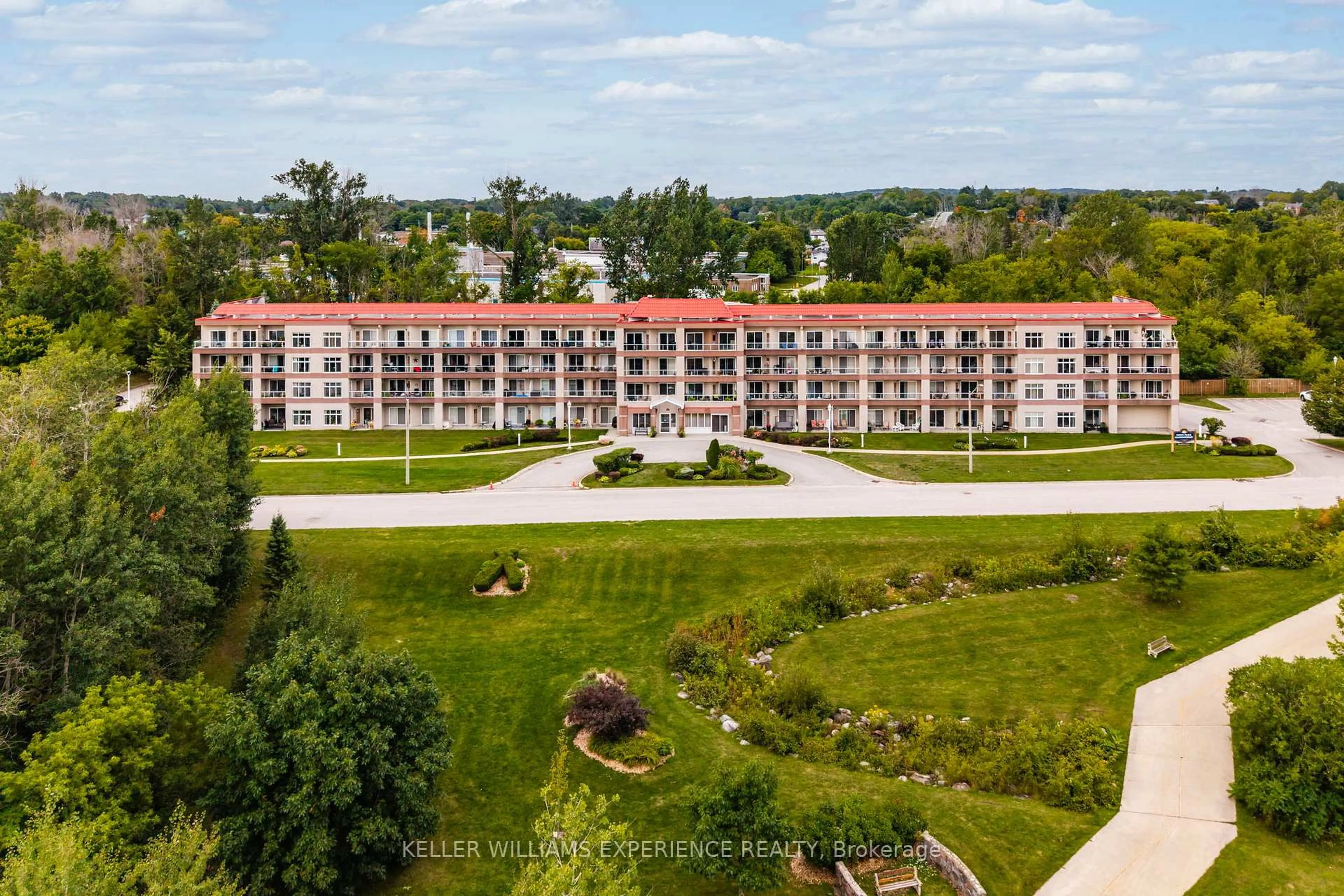 A pic from outside/outdoor area/front of a property/back of a property/a pic from drone, city buildings view from balcony for 280 Aberdeen Blvd #111, Midland Ontario L4R 5N4