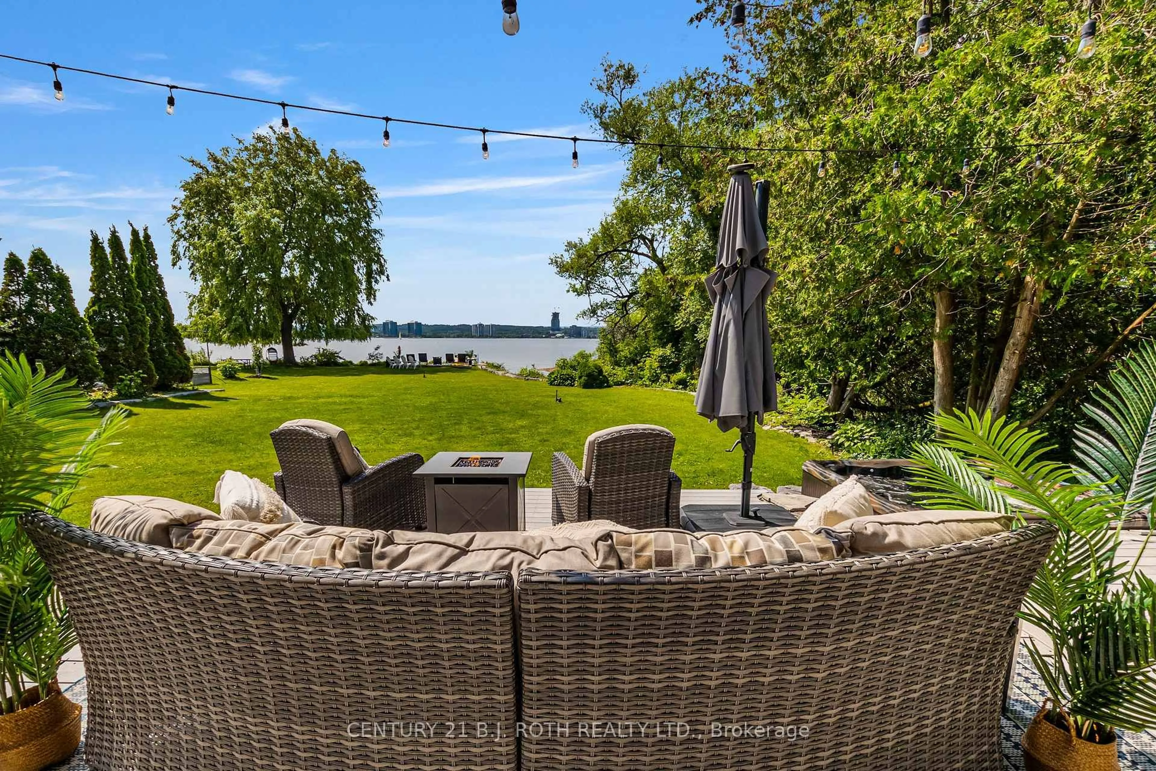 Patio, water/lake/river/ocean view for 58 White Oaks Rd, Barrie Ontario L4N 4B9