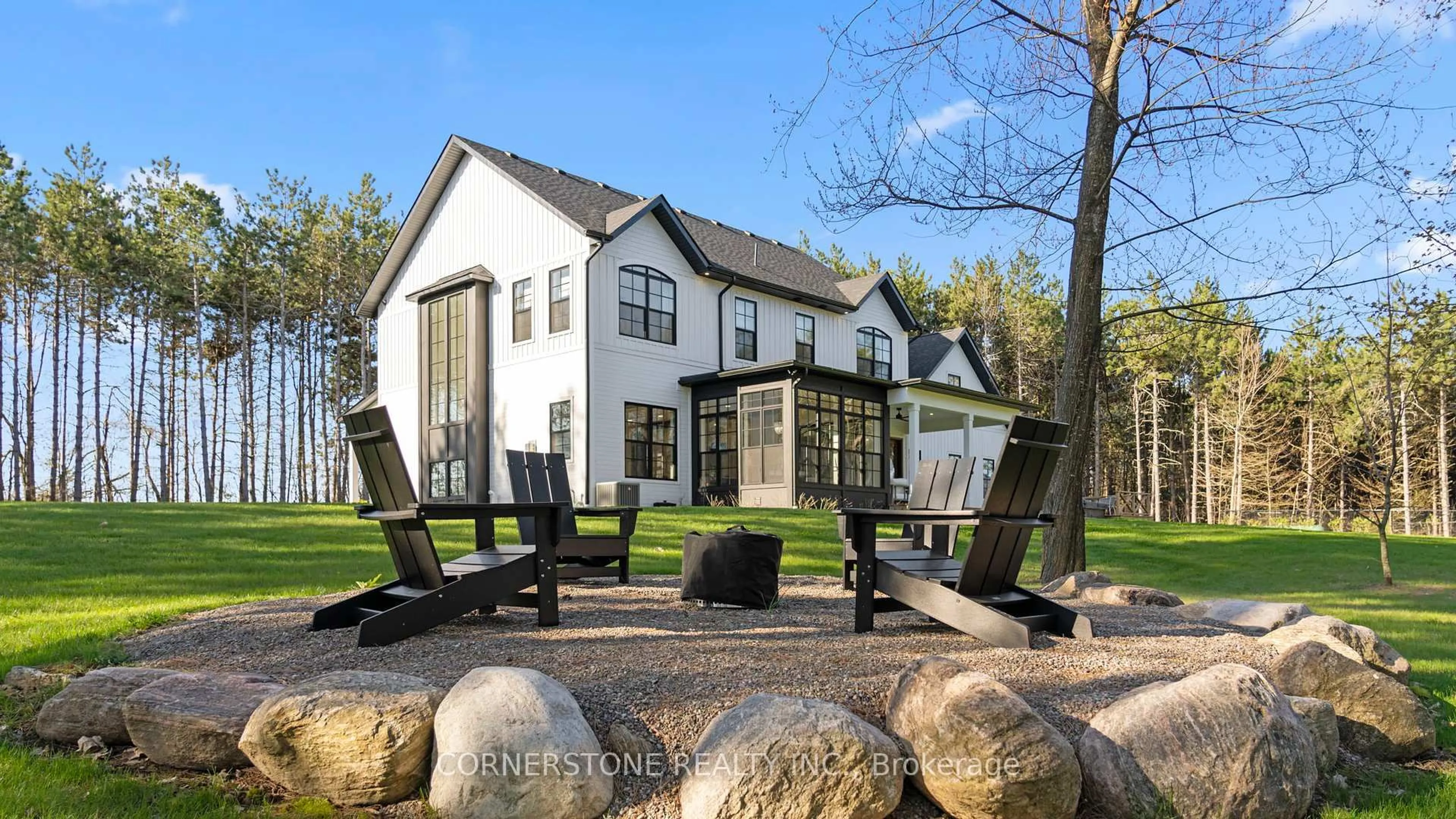 Patio, unknown for 115 Rue Lafontaine Rd, Tiny Ontario L9M 0S1