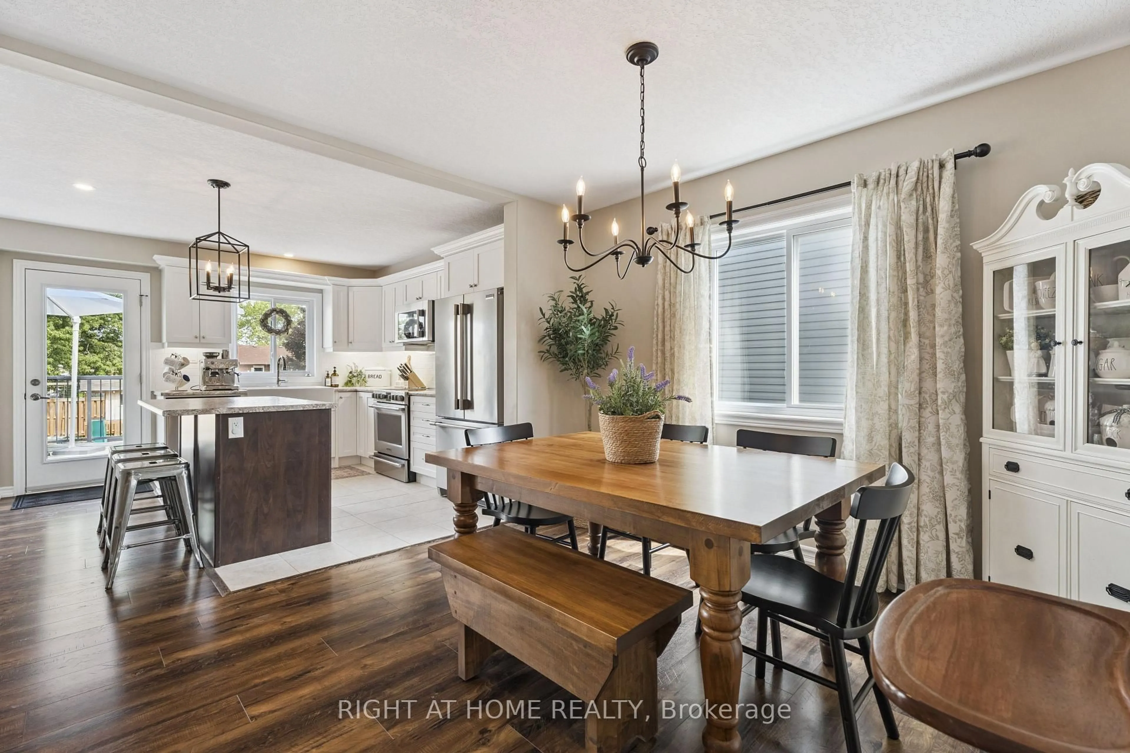 Open concept kitchen, unknown for 257 Quebec St, Clearview Ontario L0M 1S0