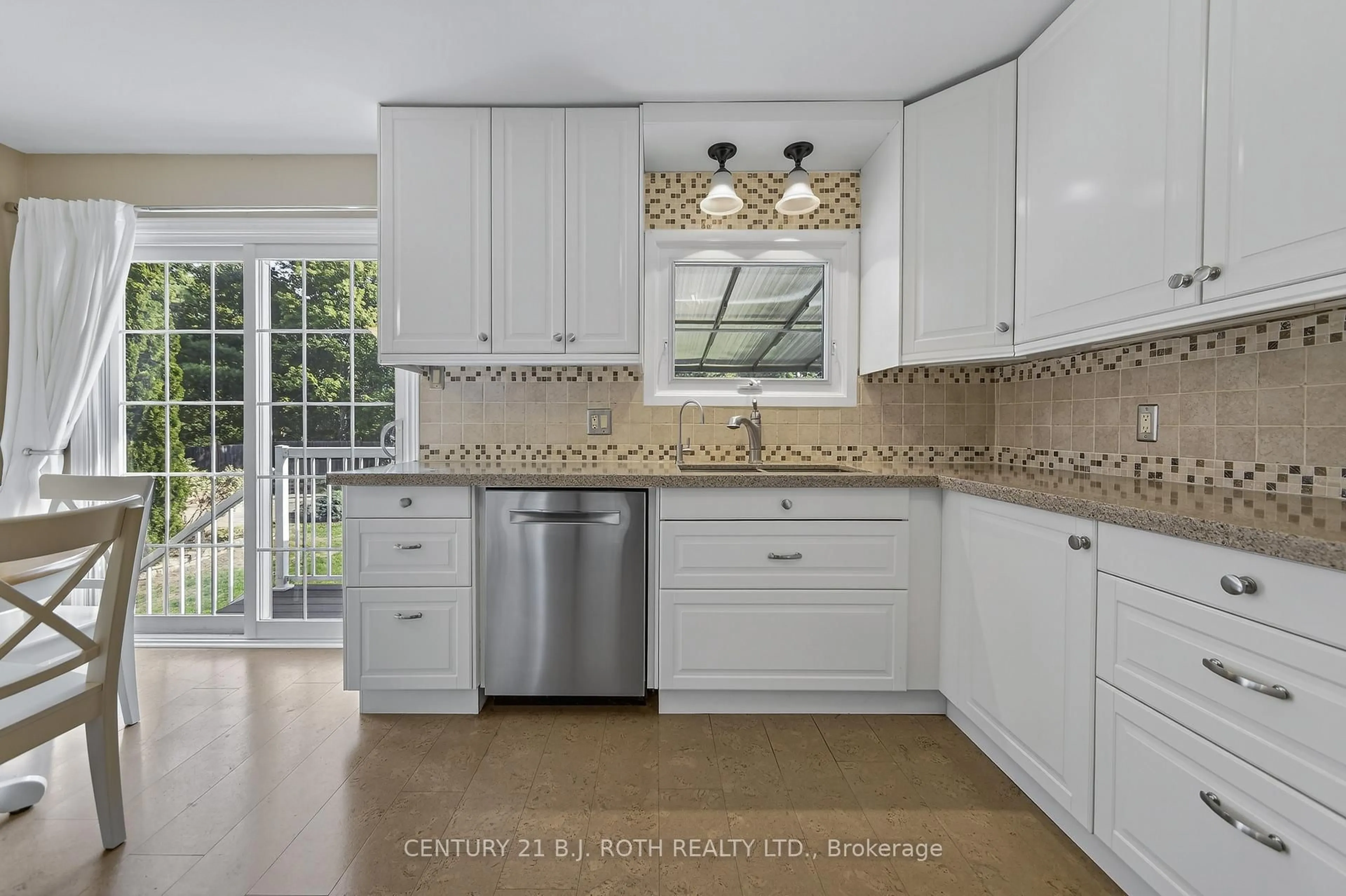 Open concept kitchen, ceramic/tile floor for 1173 St Vincent St, Springwater Ontario L9X 0R2