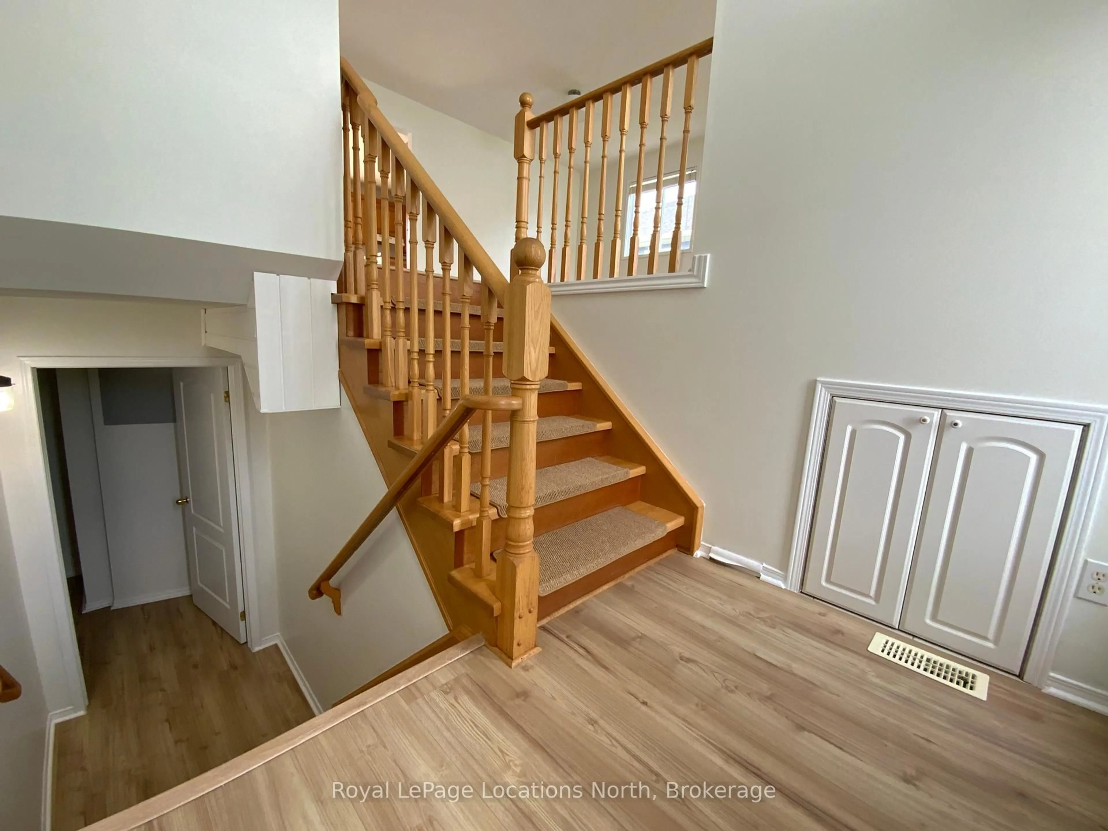 Stairs for 210 Quebec St, Clearview Ontario L0M 1S0
