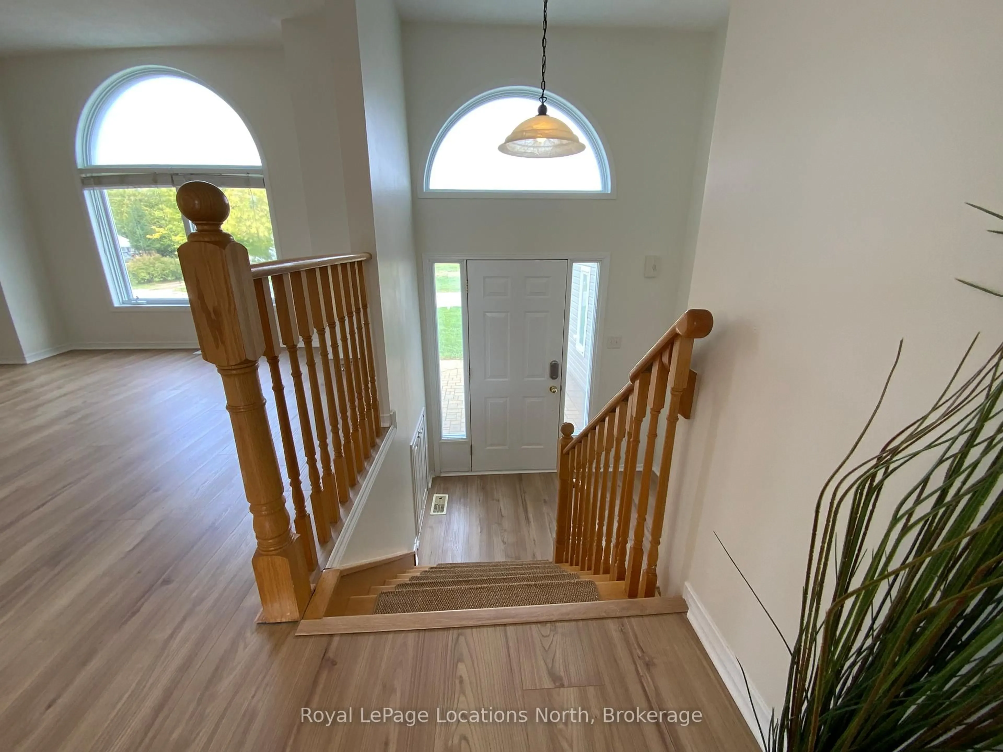 Indoor entryway for 210 Quebec St, Clearview Ontario L0M 1S0