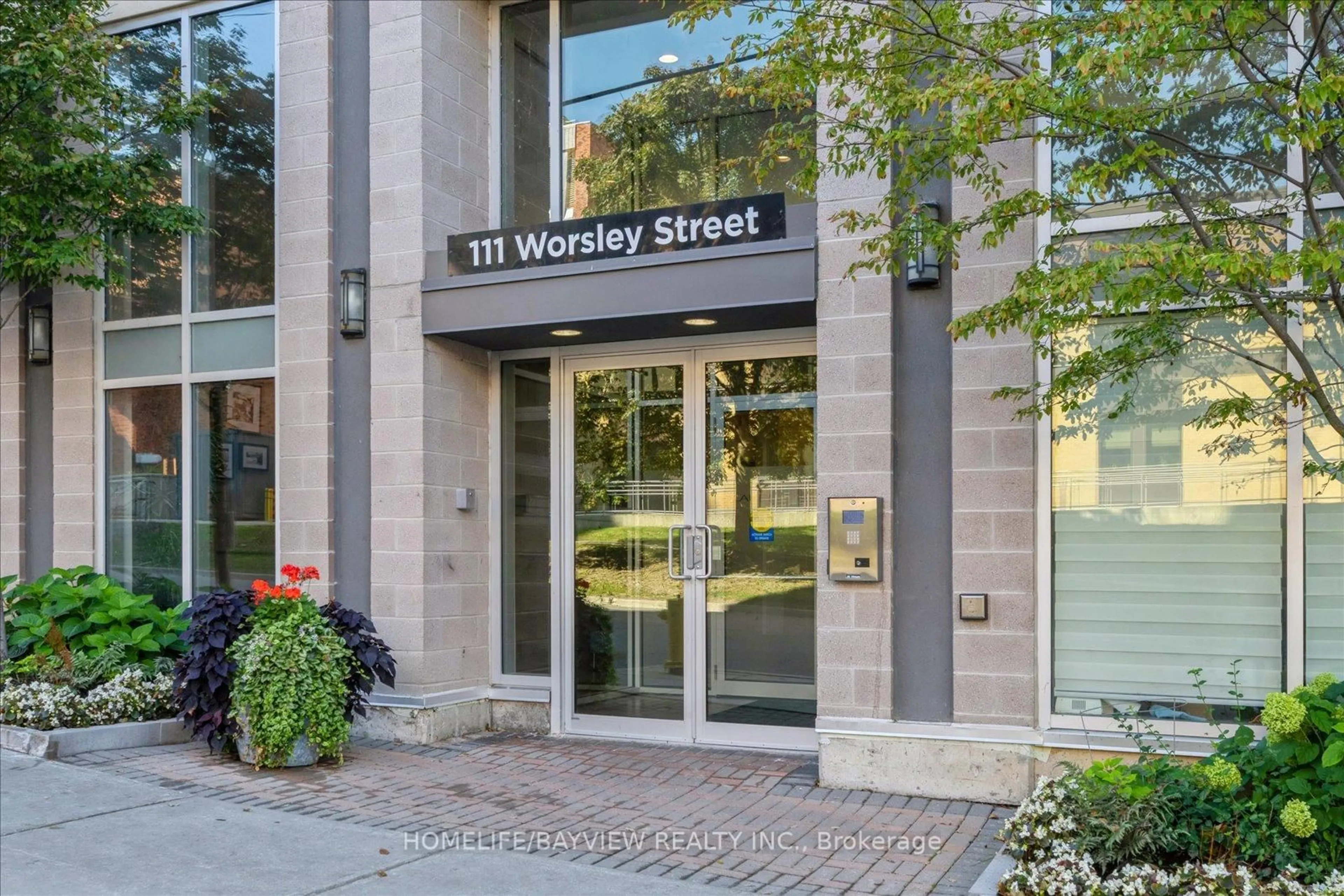 Unknown for 111 Worsley St #703, Barrie Ontario L4M 0J5