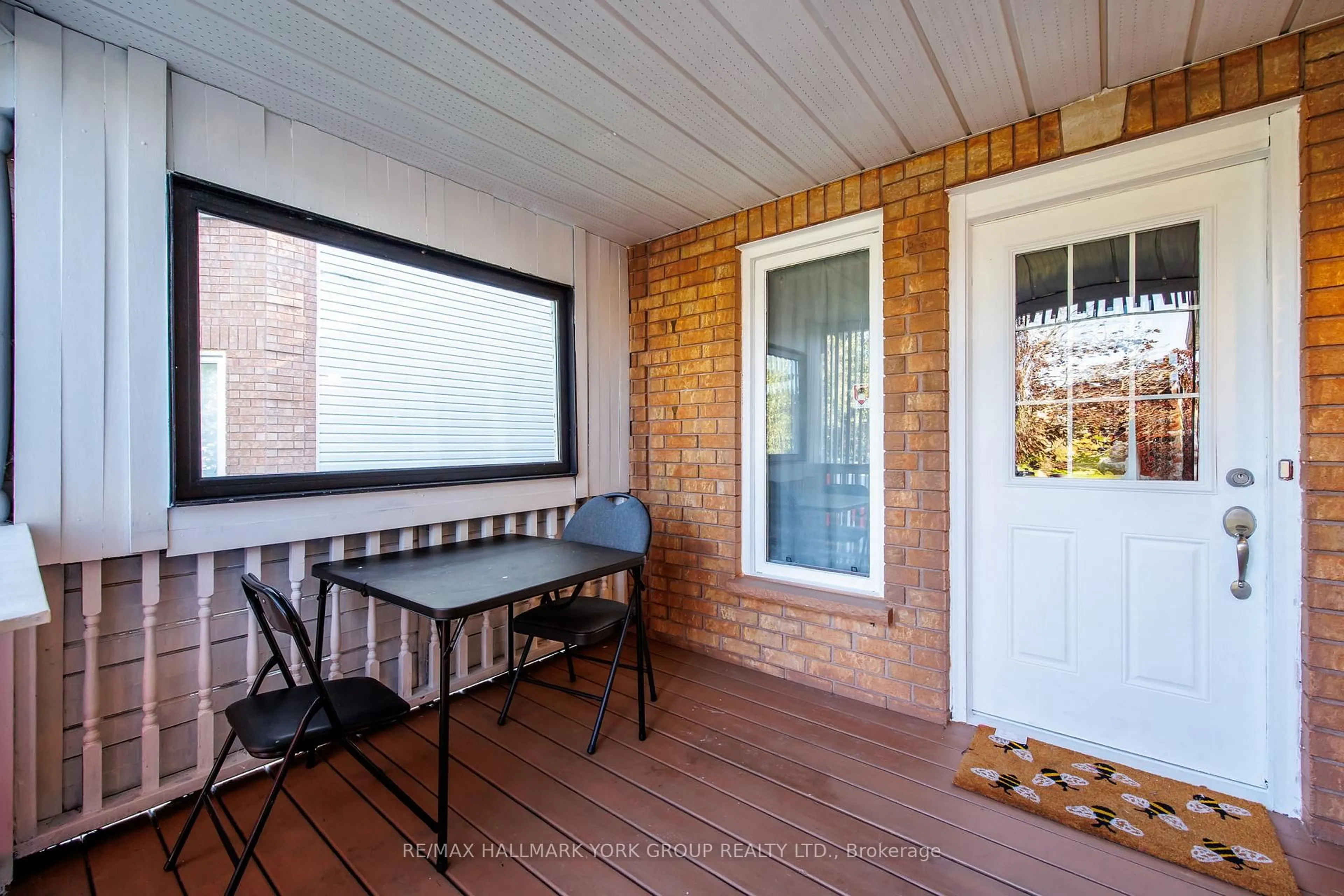 Unknown for 392 Anne St, Barrie Ontario L4N 7A4