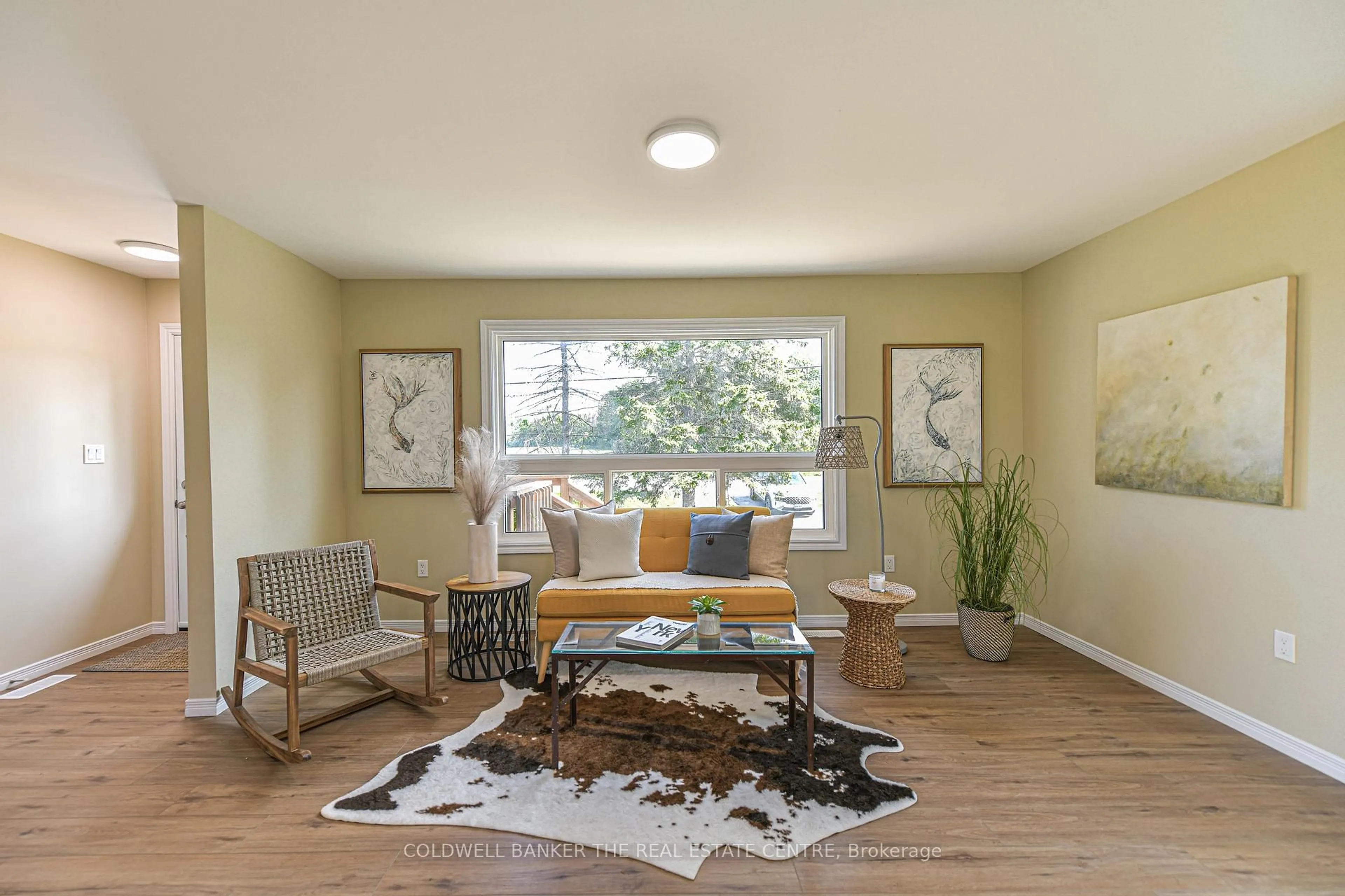 Living room with furniture, unknown for 6240 Rama Rd, Ramara Ontario L3V 6H6