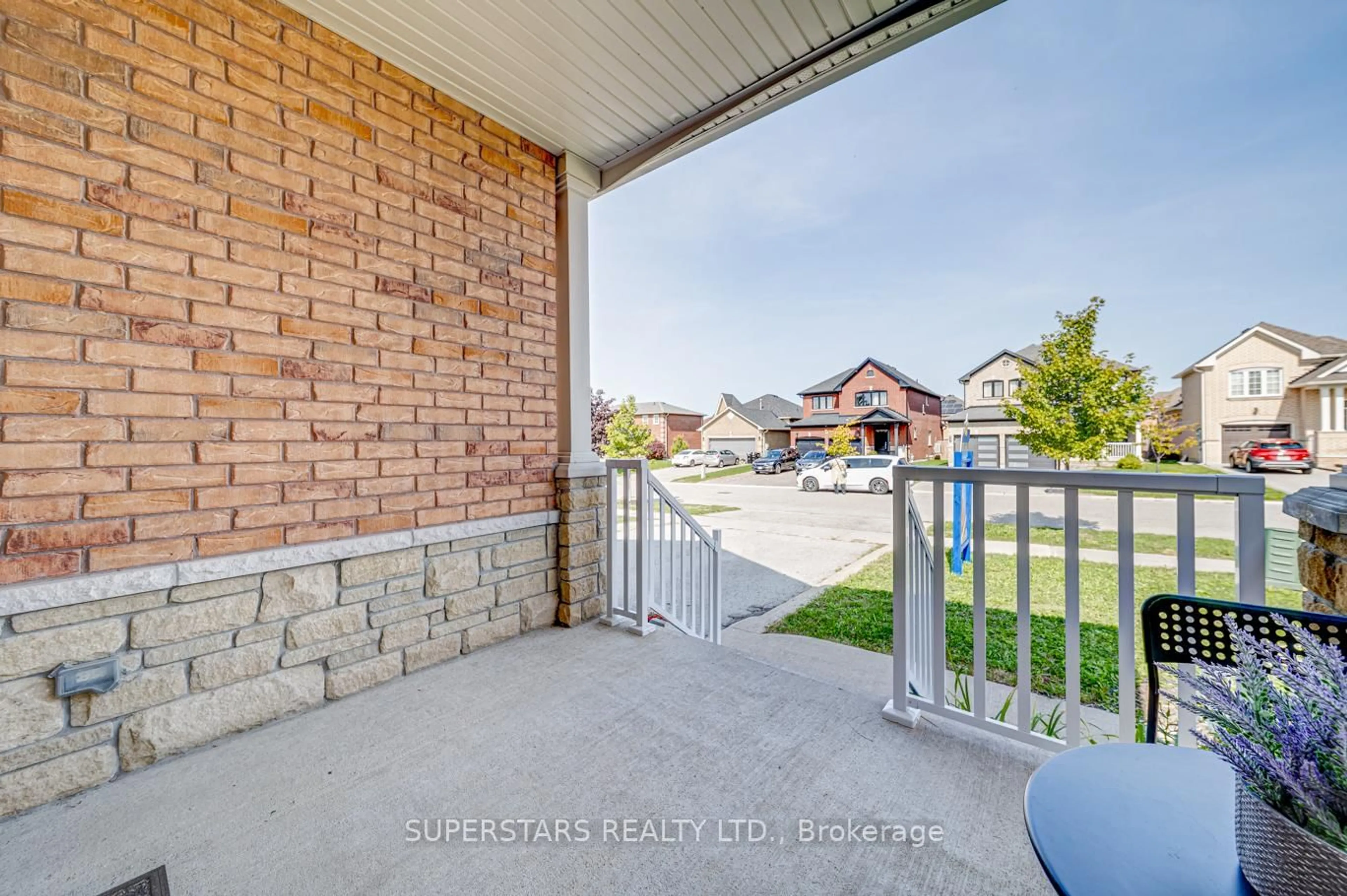 Patio, street for 46 Majesty Blvd, Barrie Ontario L4M 0E4
