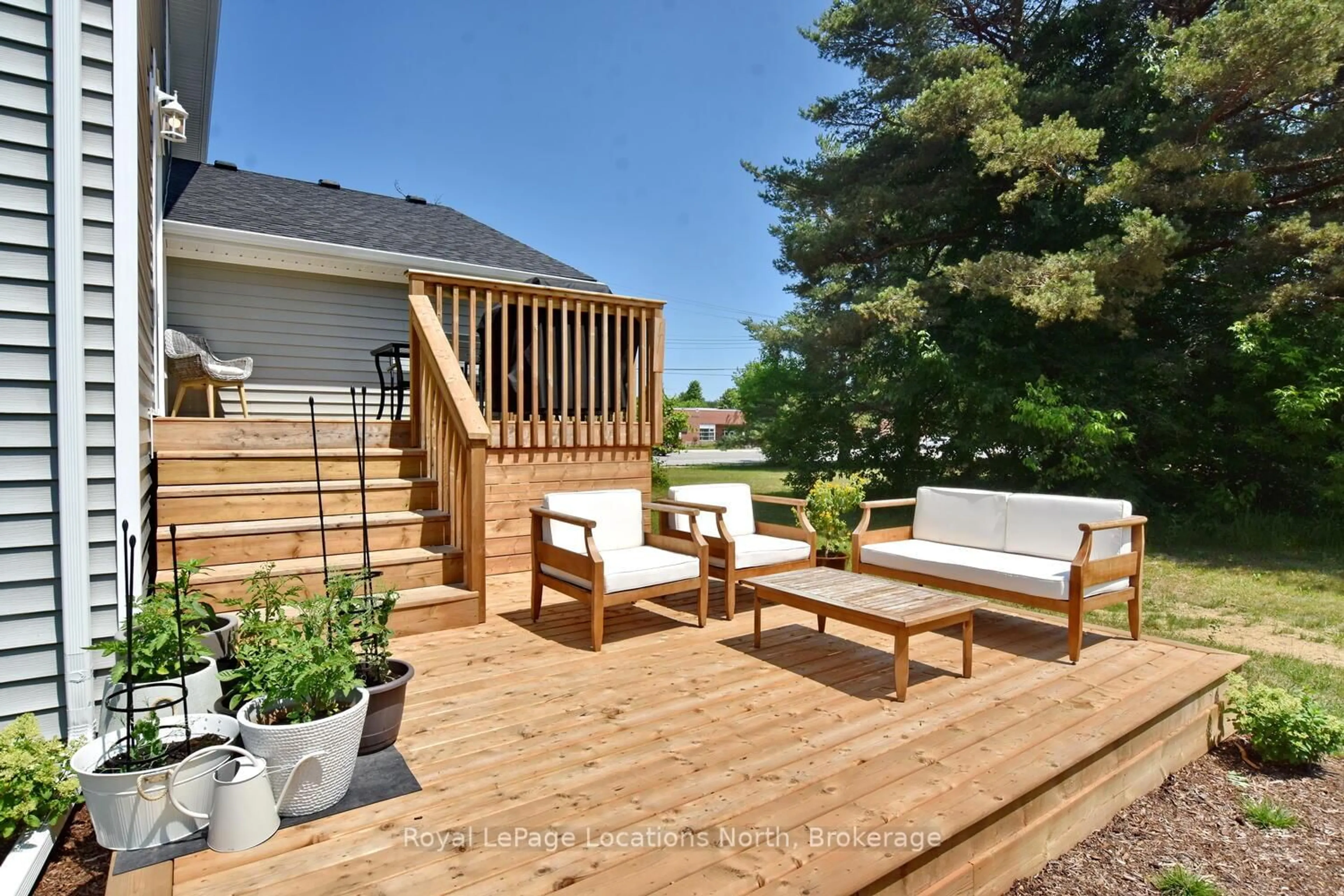 Patio, street for 11 LOCKE Ave, Clearview Ontario L0M 1S0