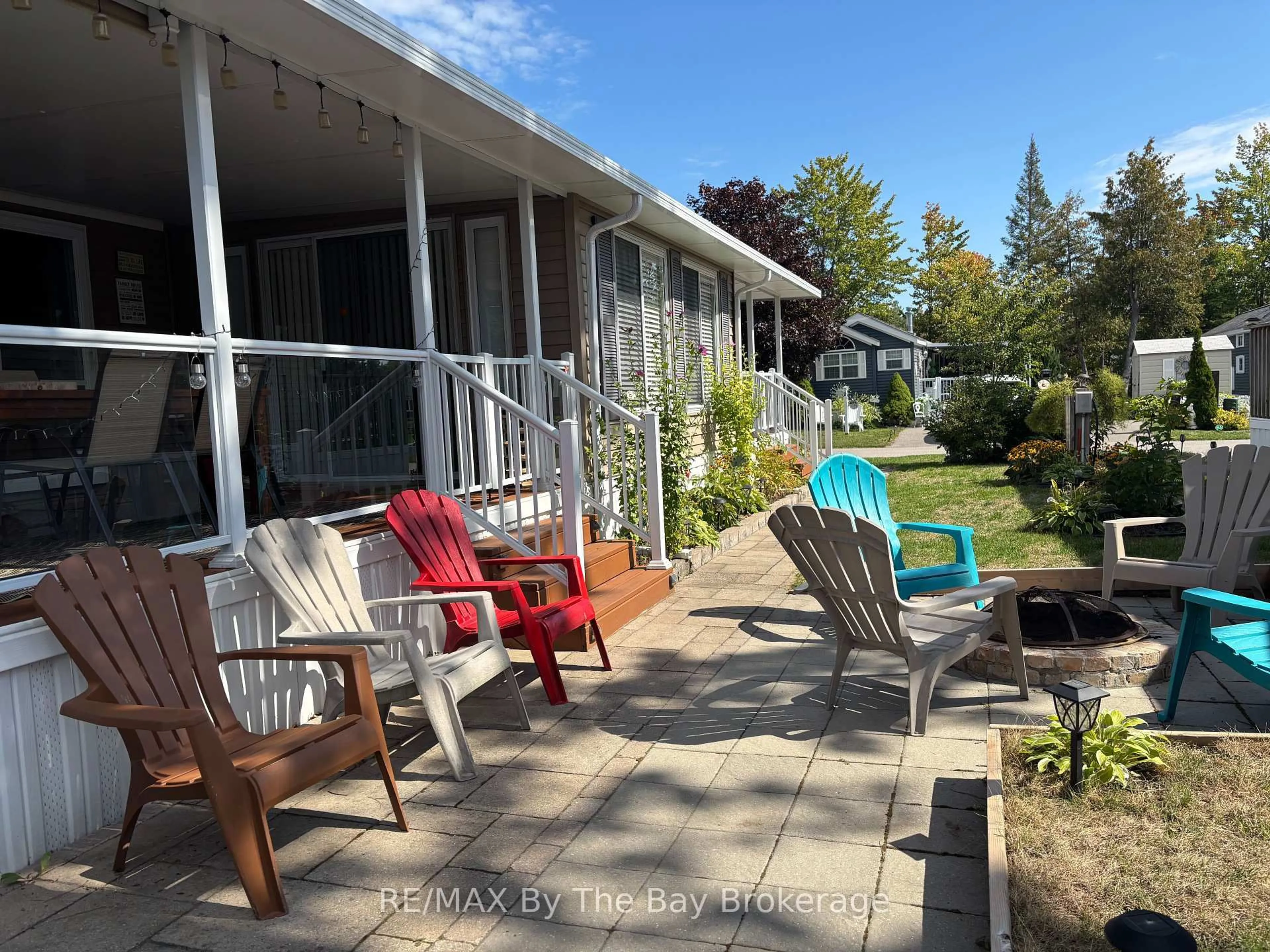 Patio, water/lake/river/ocean view for 10 WHITE PINES Tr, Wasaga Beach Ontario L9Z 1X7