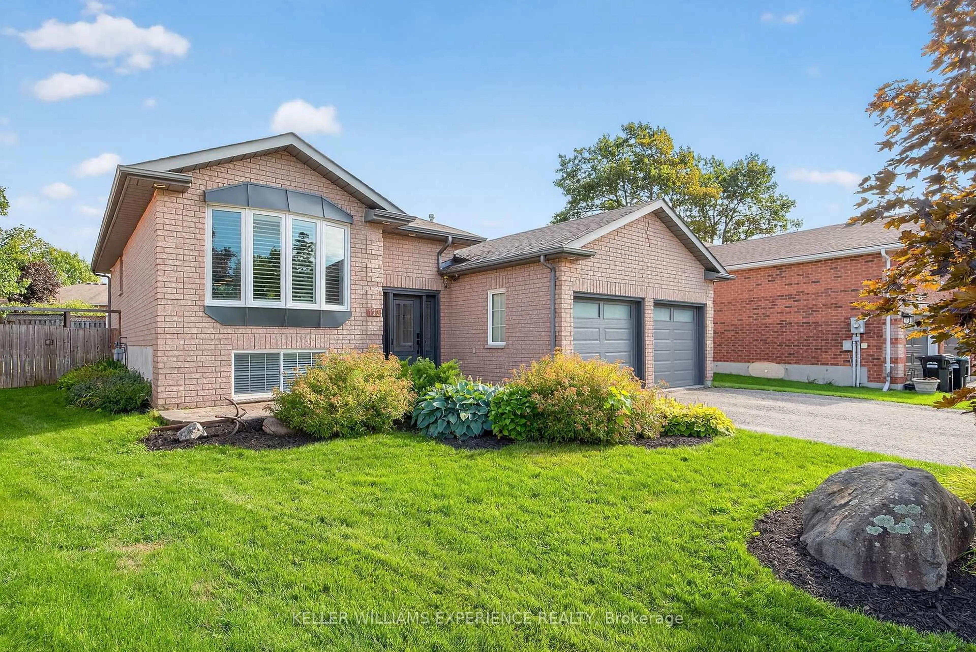 Home with brick exterior material, street for 122 Emms Dr, Barrie Ontario L4N 8H7