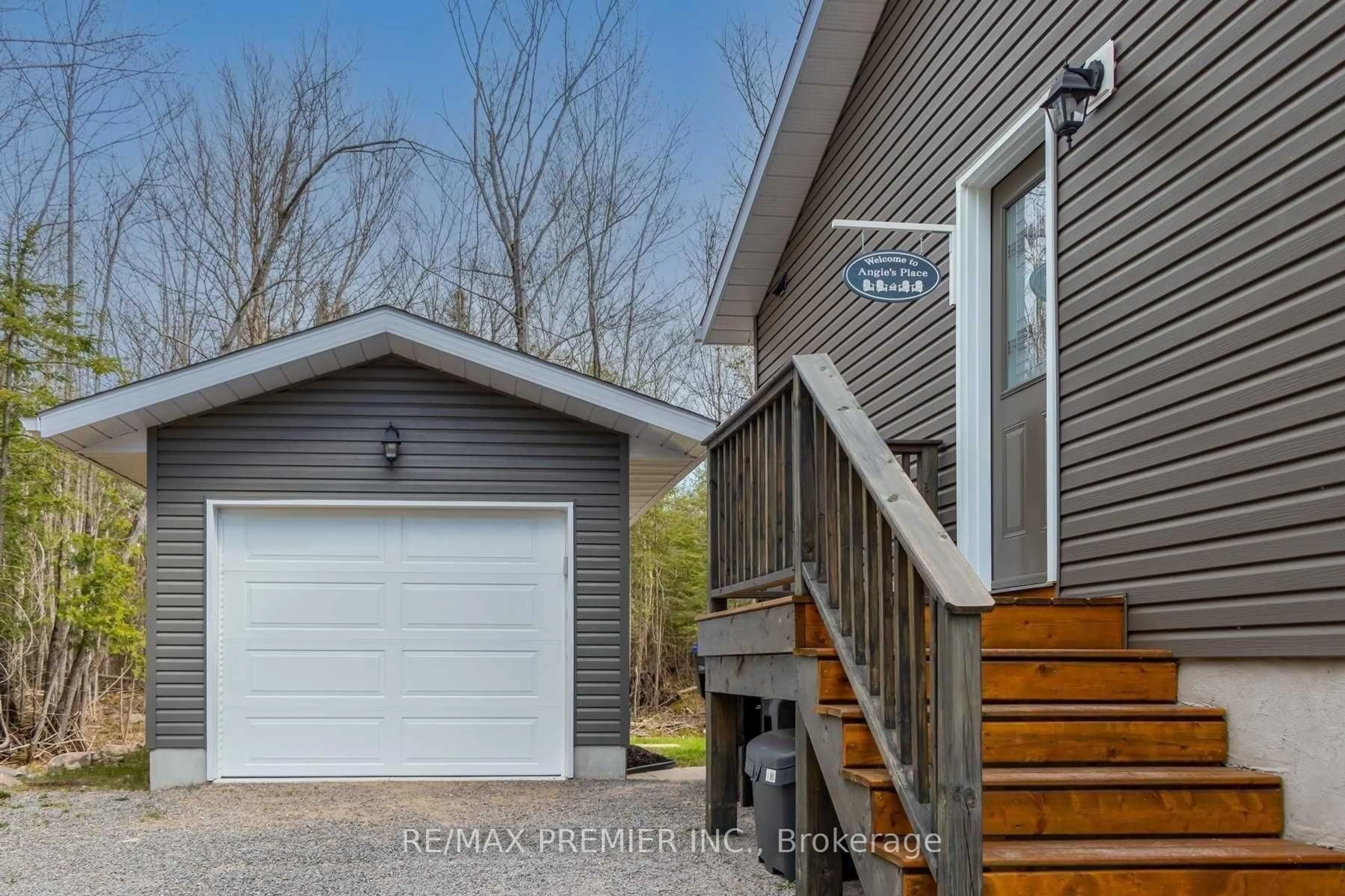 Home with vinyl exterior material, unknown for 2288 Champlain Rd, Tiny Ontario L9M 0C6
