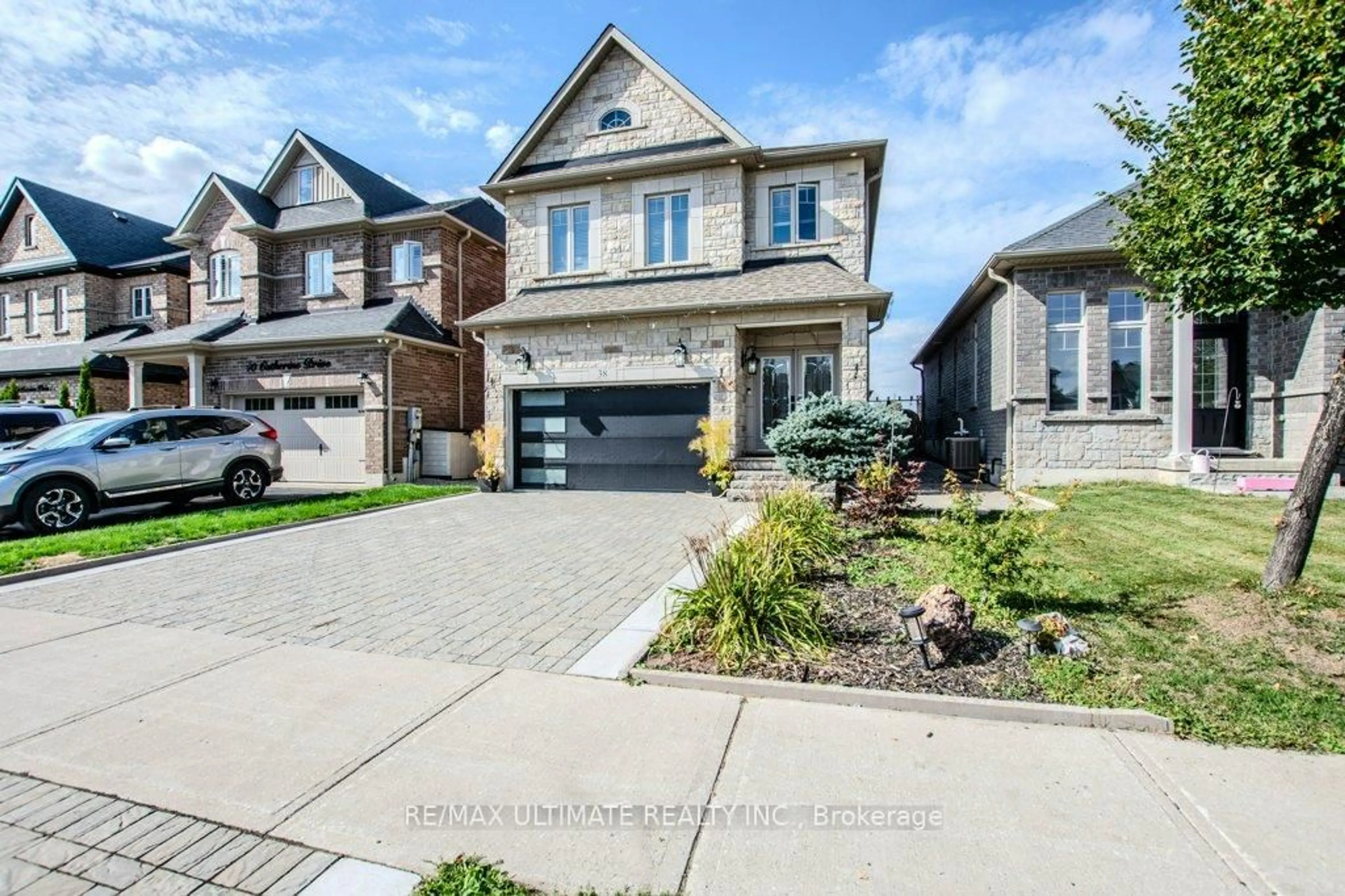 Home with brick exterior material, street for 38 Catherine Dr, Barrie Ontario L4N 6Z3