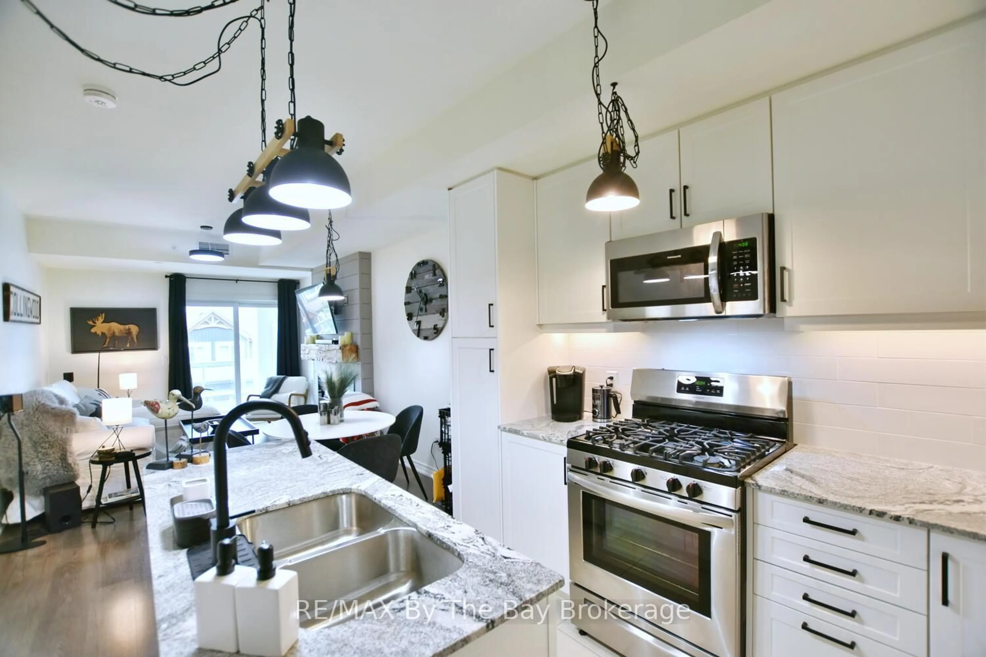 Contemporary kitchen, ceramic/tile floor for 17 Spooner Cres #206, Collingwood Ontario L9Y 1T3