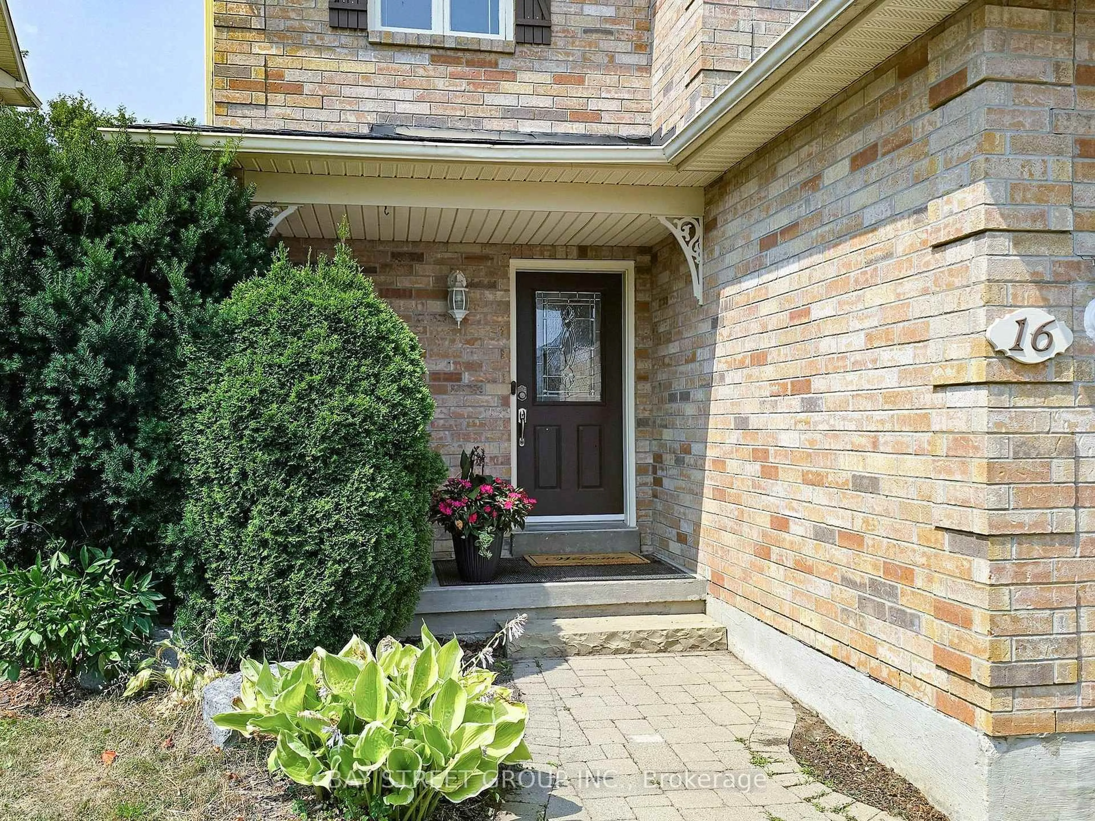 Home with brick exterior material, street for 16 Bates Crt, Barrie Ontario L4N 8L8