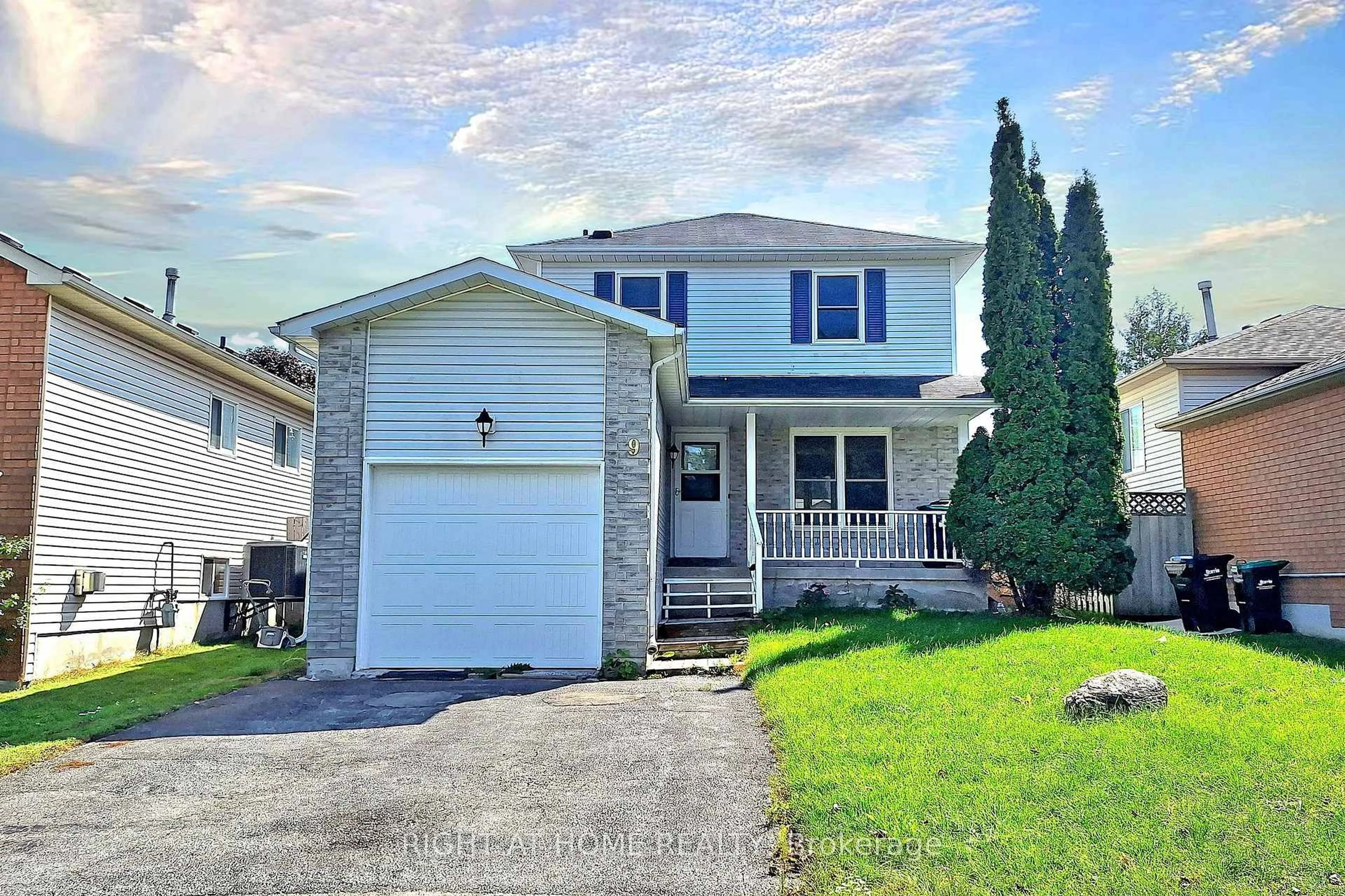 Home with vinyl exterior material, street for 9 Ward Dr, Barrie Ontario L4N 7N9