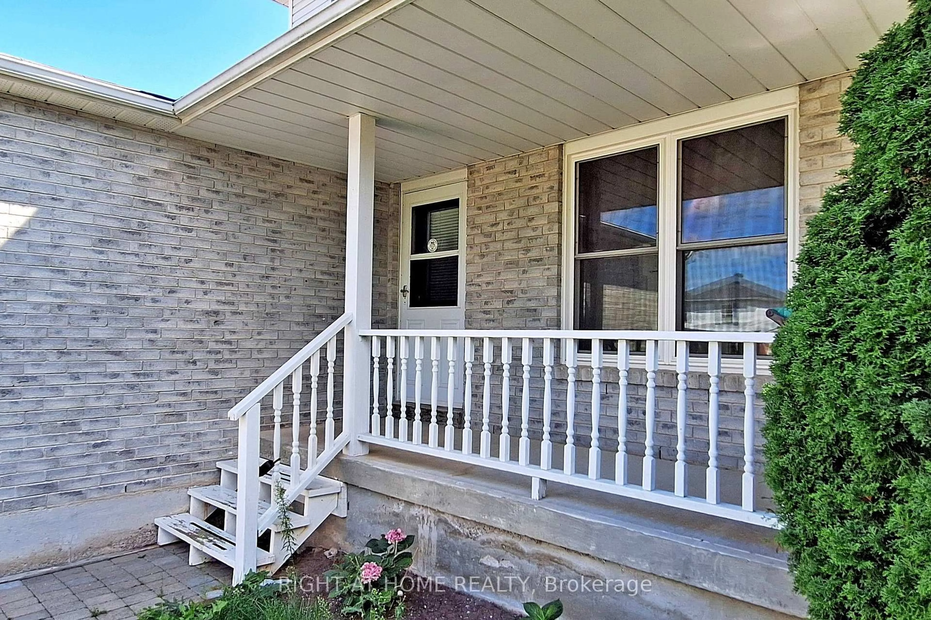 Home with vinyl exterior material, street for 9 Ward Dr, Barrie Ontario L4N 7N9