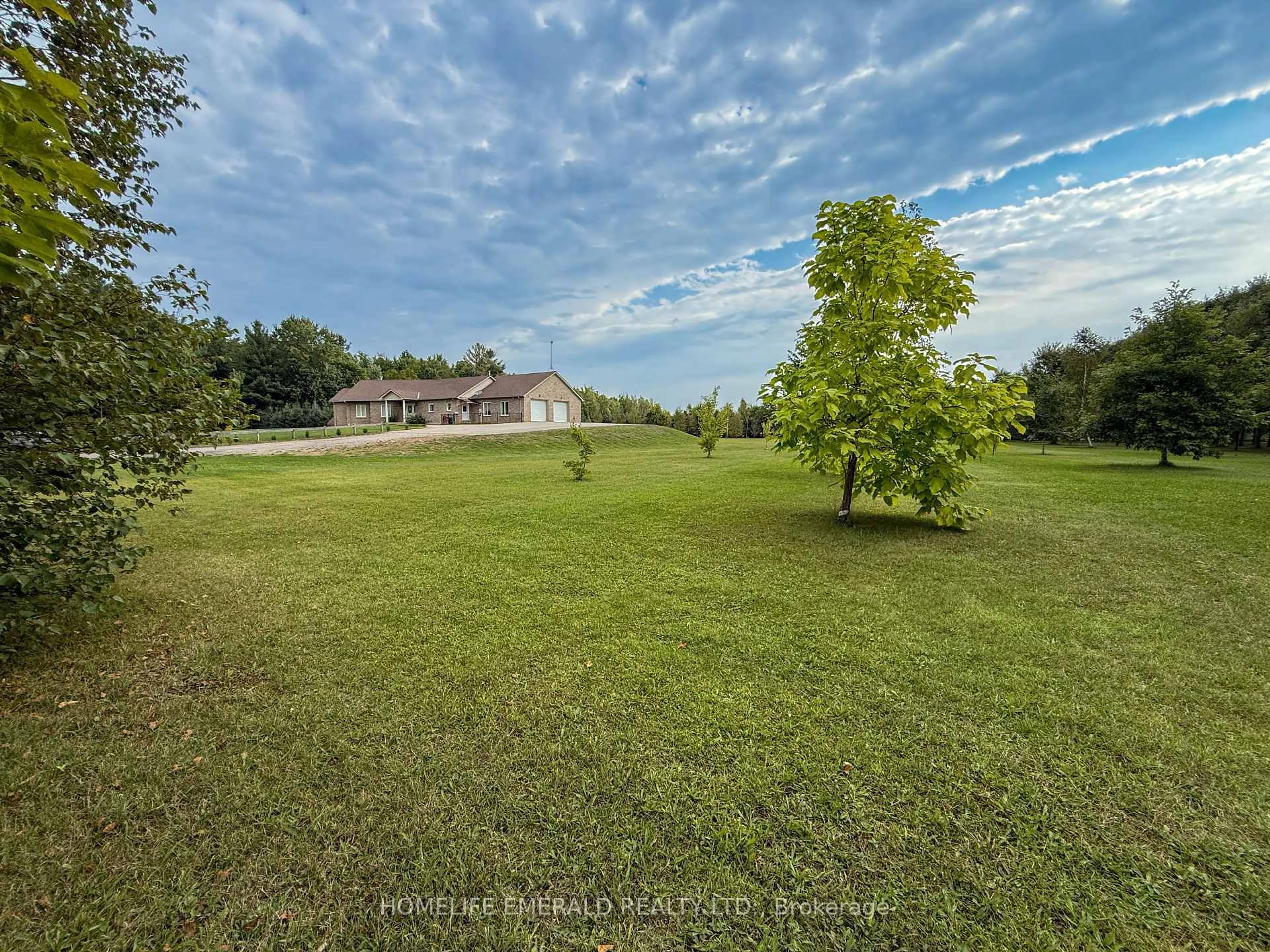 A pic from outside/outdoor area/front of a property/back of a property/a pic from drone, water/lake/river/ocean view for 3175 3/4 Concession, Clearview Ontario L0M 1N0